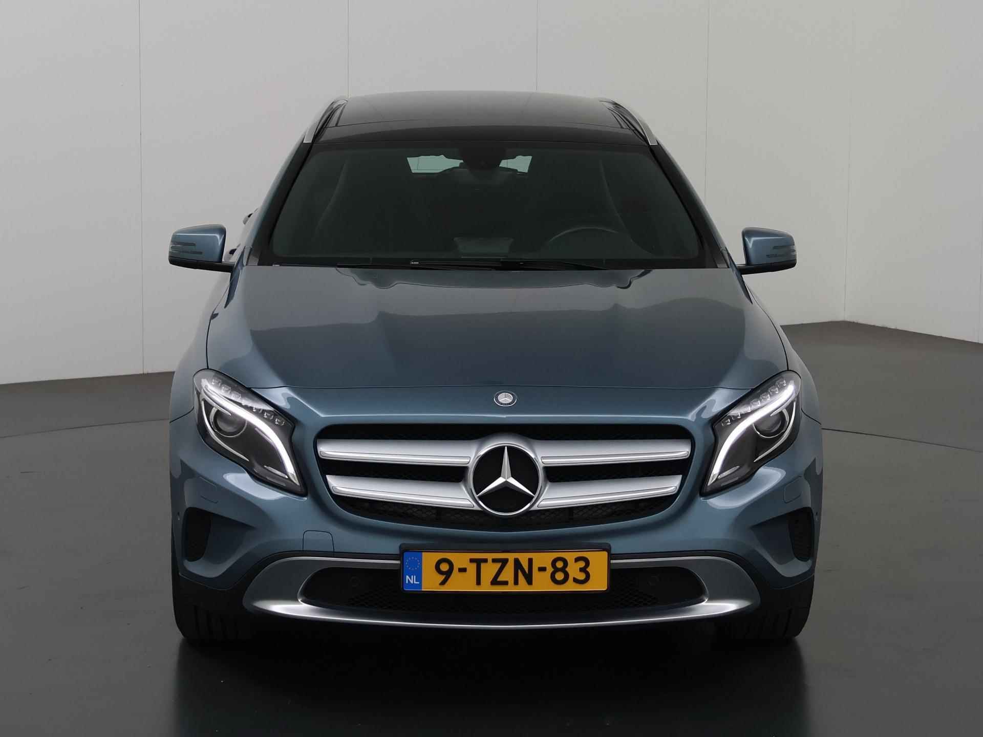 Mercedes-Benz GLA-klasse 200 Ambition Comfort | Panoramadak | Navigatie | Sportstoelen | Bi Xenon koplampen | Airco | Cruise Control | - 4/39