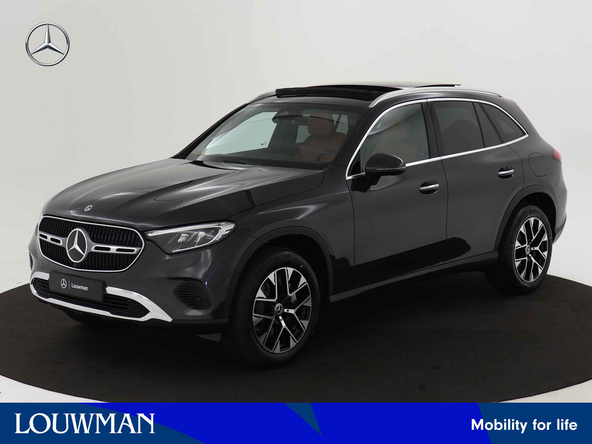 Mercedes-Benz GLC 300e 4MATIC Luxury Line | Trekhaak | KEYLESS GO-comfortpakket | Parkeerpakket met achteruitcamera | Memorypakket | Winter pakket | Dodehoekassistent | USB-pakket | EASY PACK achterklep | Sfeerverlichting | - 1/38