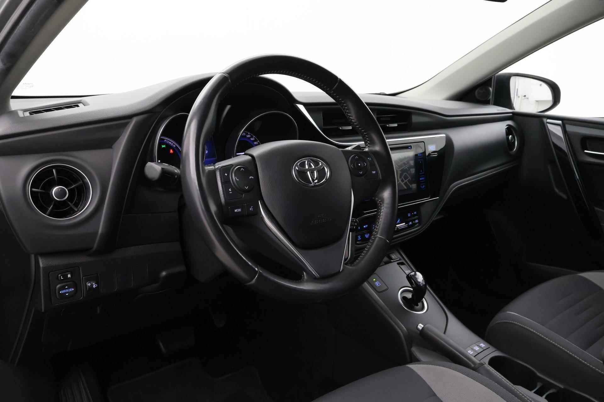 Toyota Auris Touring Sports 1.8 Hybrid Lease | Trekhaak | Panoramadak | Navigatie - 2/38