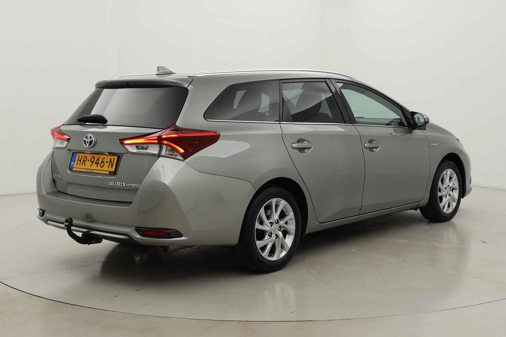 Toyota Auris Touring Sports 1.8 Hybrid Lease | Trekhaak | Panoramadak | Navigatie - 4/38