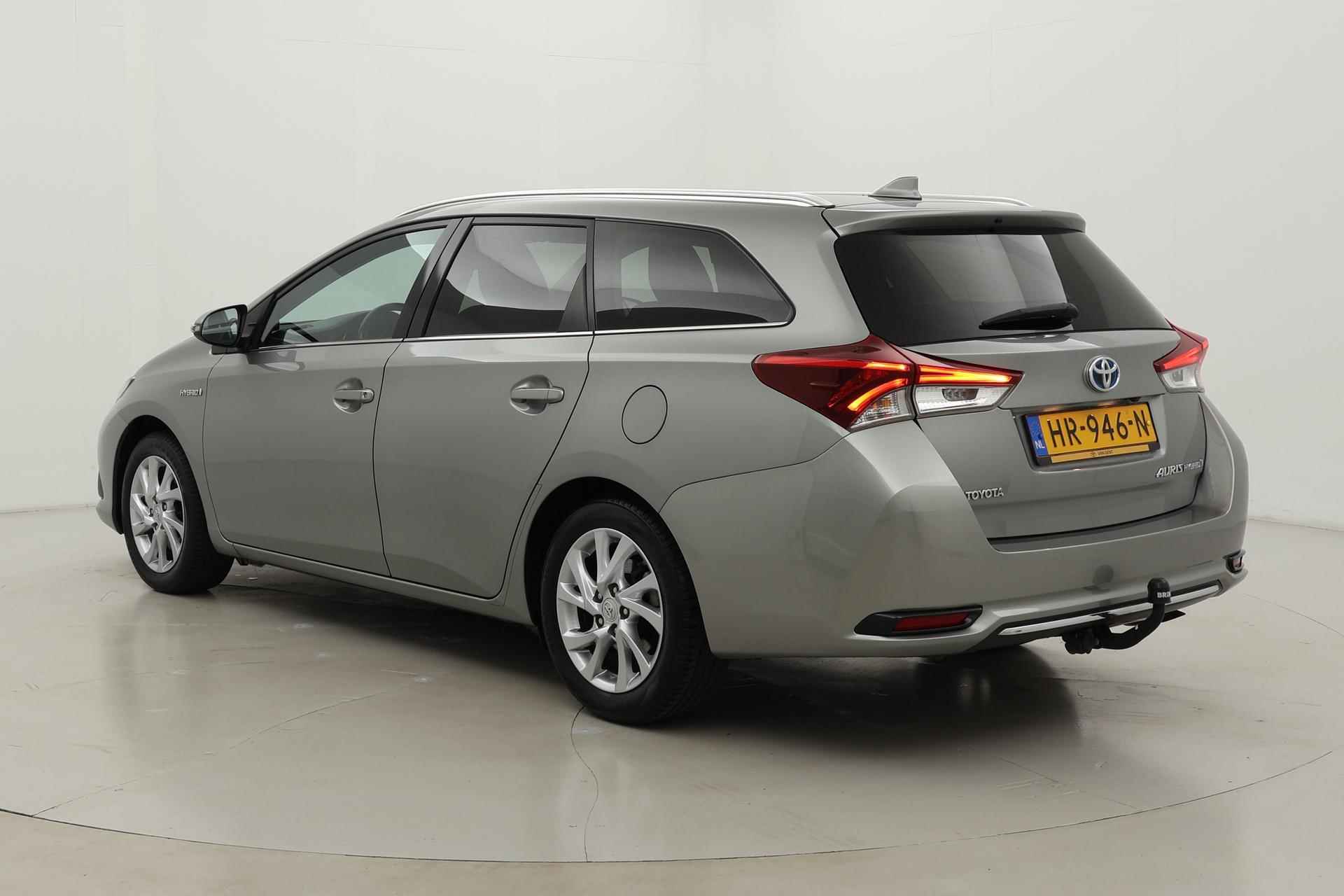 Toyota Auris Touring Sports 1.8 Hybrid Lease | Trekhaak | Panoramadak | Navigatie - 32/38