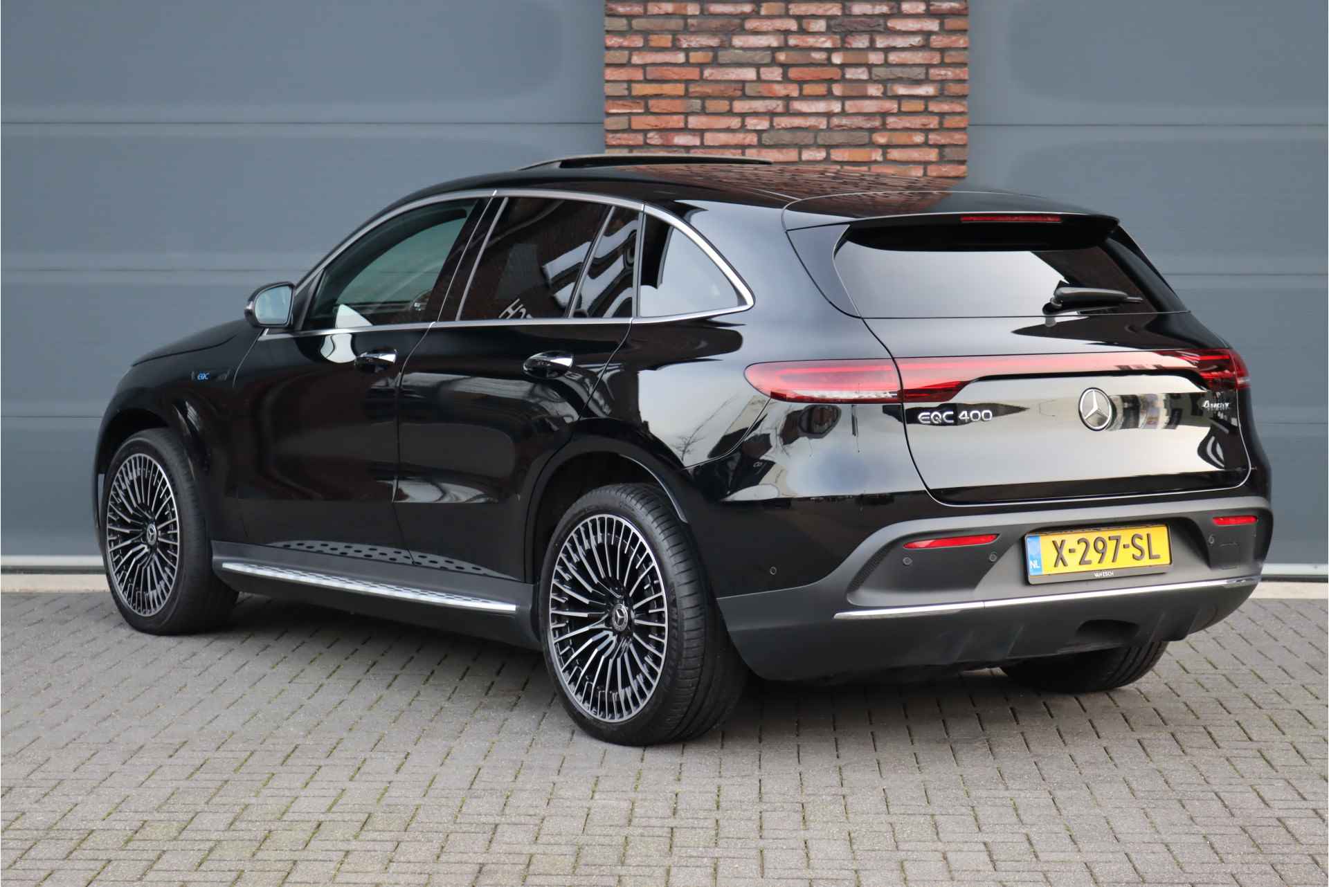 Mercedes-Benz EQC 400 4MATIC AMG Line 80 kWh | ex BTW € 47.500,- | Schuifdak | Surround Camera | Keyless Go | Trekhaak | Stoelverwarming V+A | Advanced Sound System | Luchtkwaliteitspakket | - 6/51