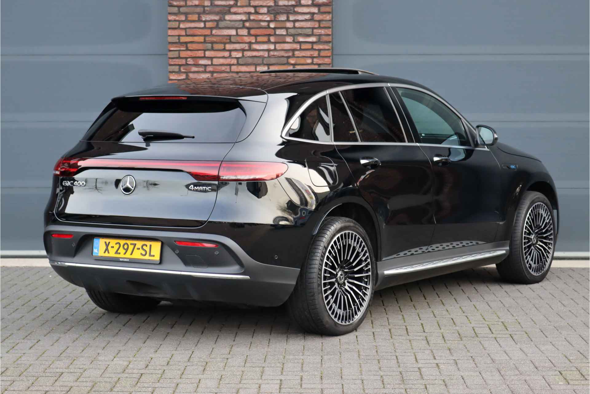 Mercedes-Benz EQC 400 4MATIC AMG Line 80 kWh | ex BTW € 47.500,- | Schuifdak | Surround Camera | Keyless Go | Trekhaak | Stoelverwarming V+A | Advanced Sound System | Luchtkwaliteitspakket | - 8/51