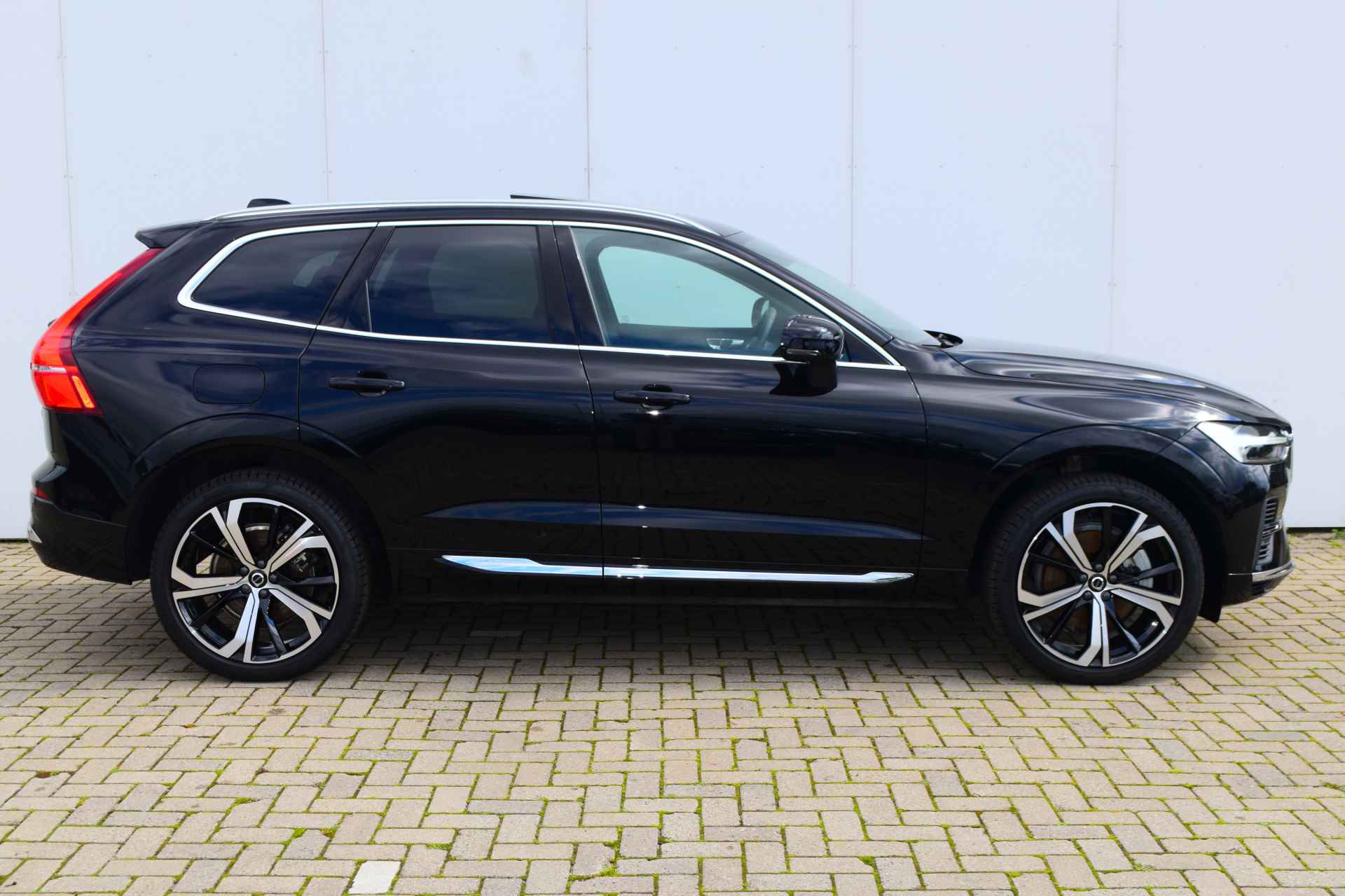 Volvo XC60 T6 AWD Plus Bright #OnyxBlack #Panoramadak - 4/41