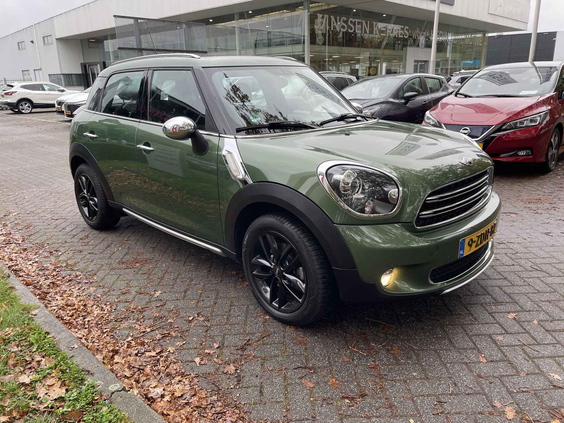 Mini Mini Countryman 1.6 One Knockout Edition Nav., Cruise control, Climate control, Parkeersensoren, Sportstoelen, Xenon, All Season banden, - 4/26