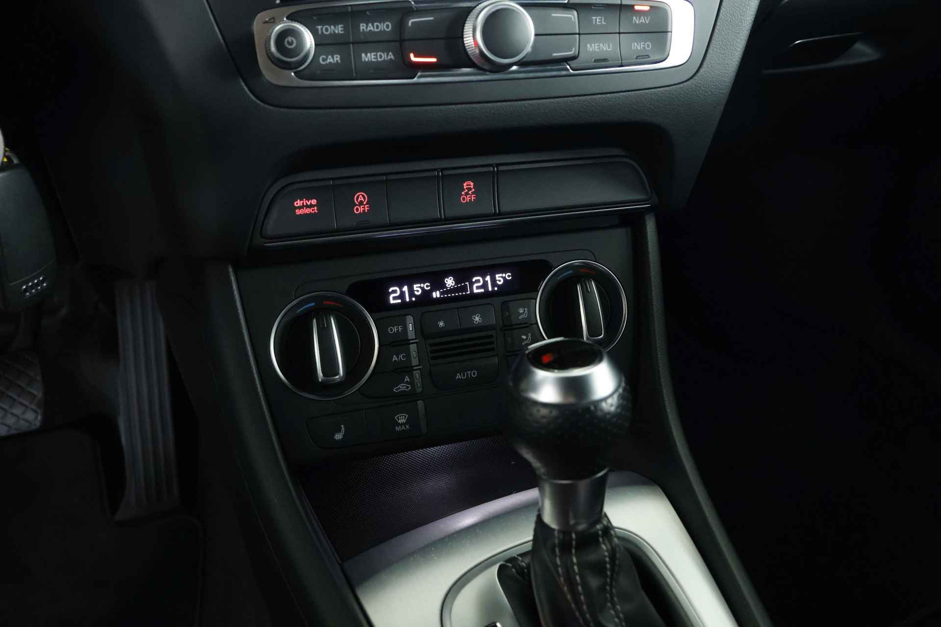 Audi Q3 1.4 TFSI CoD S-Line / Navi / LED / Aut / Allseason - 16/34