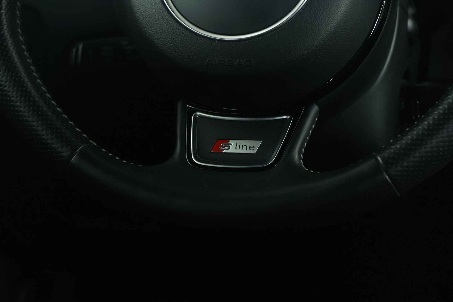 Audi Q3 1.4 TFSI CoD S-Line / Navi / LED / Aut / Allseason - 19/34