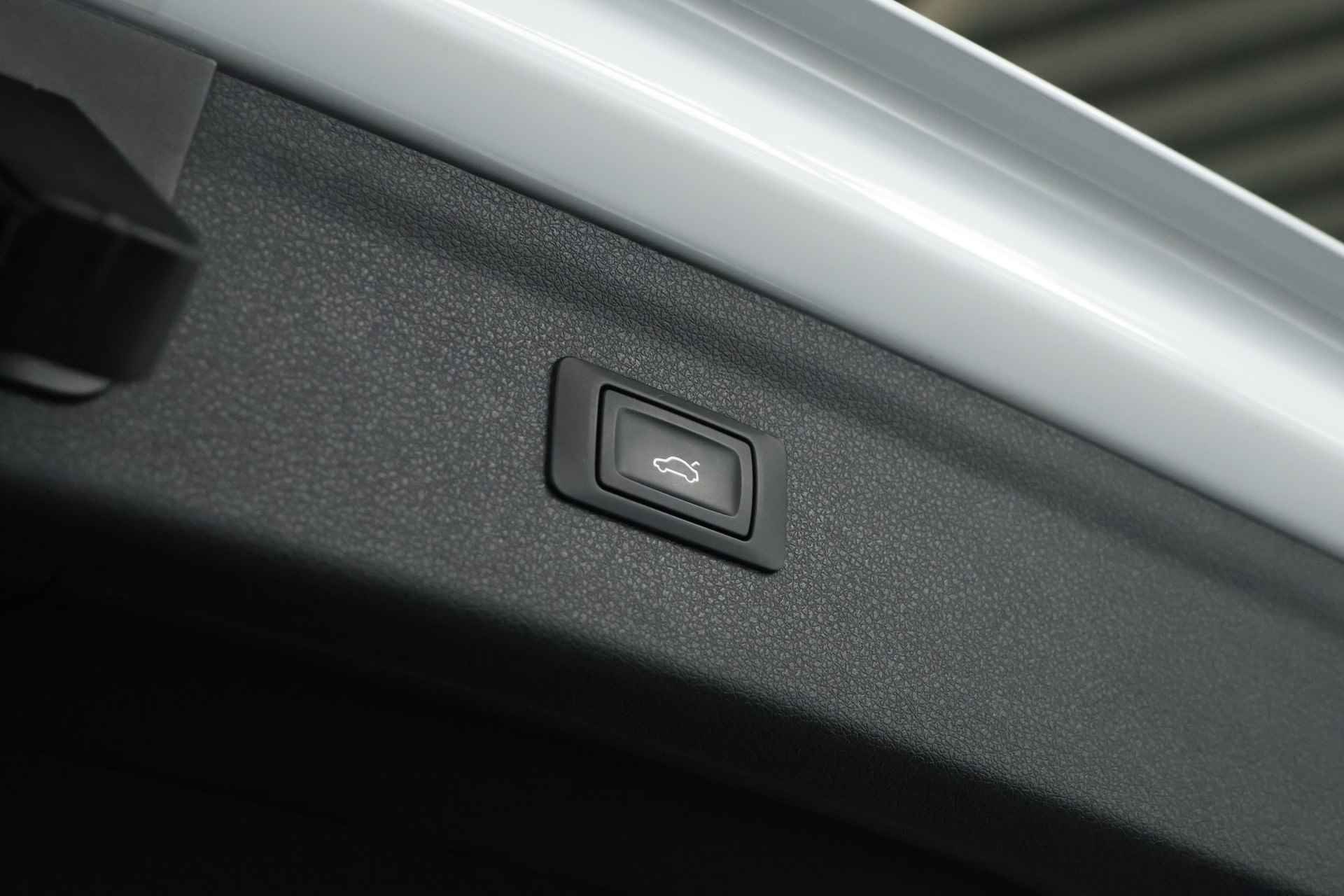 Audi Q3 1.4 TFSI CoD S-Line / Navi / LED / Aut / Allseason - 22/34