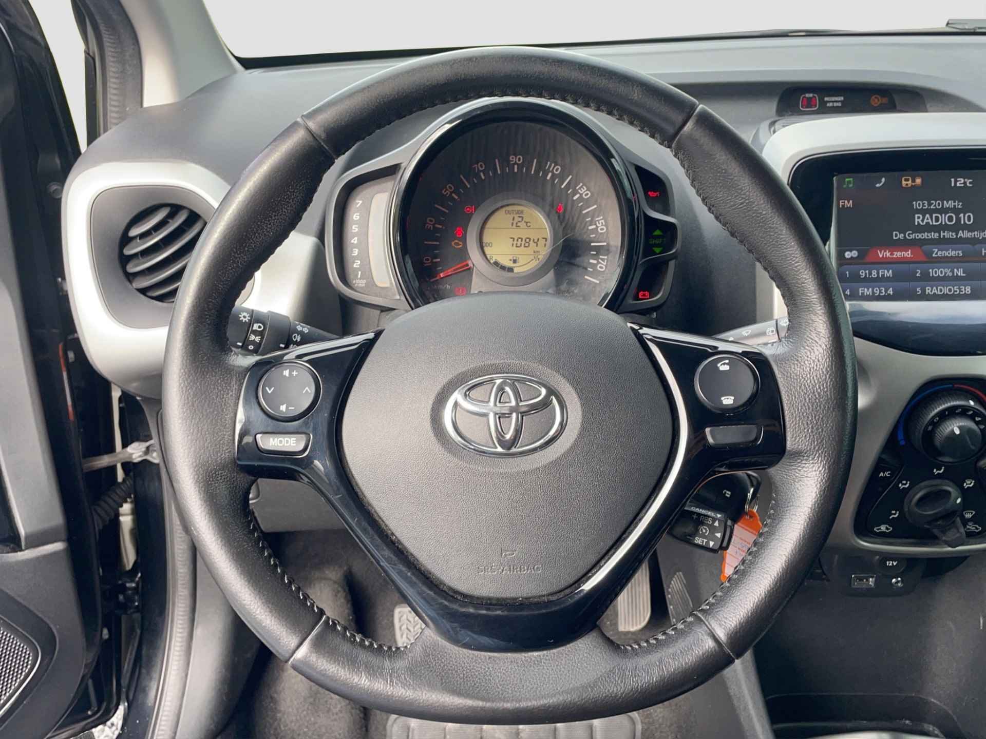 Toyota Aygo 1.0 VVT-i X-Sport Black ed. | LMV | Airco | Camera - 10/33
