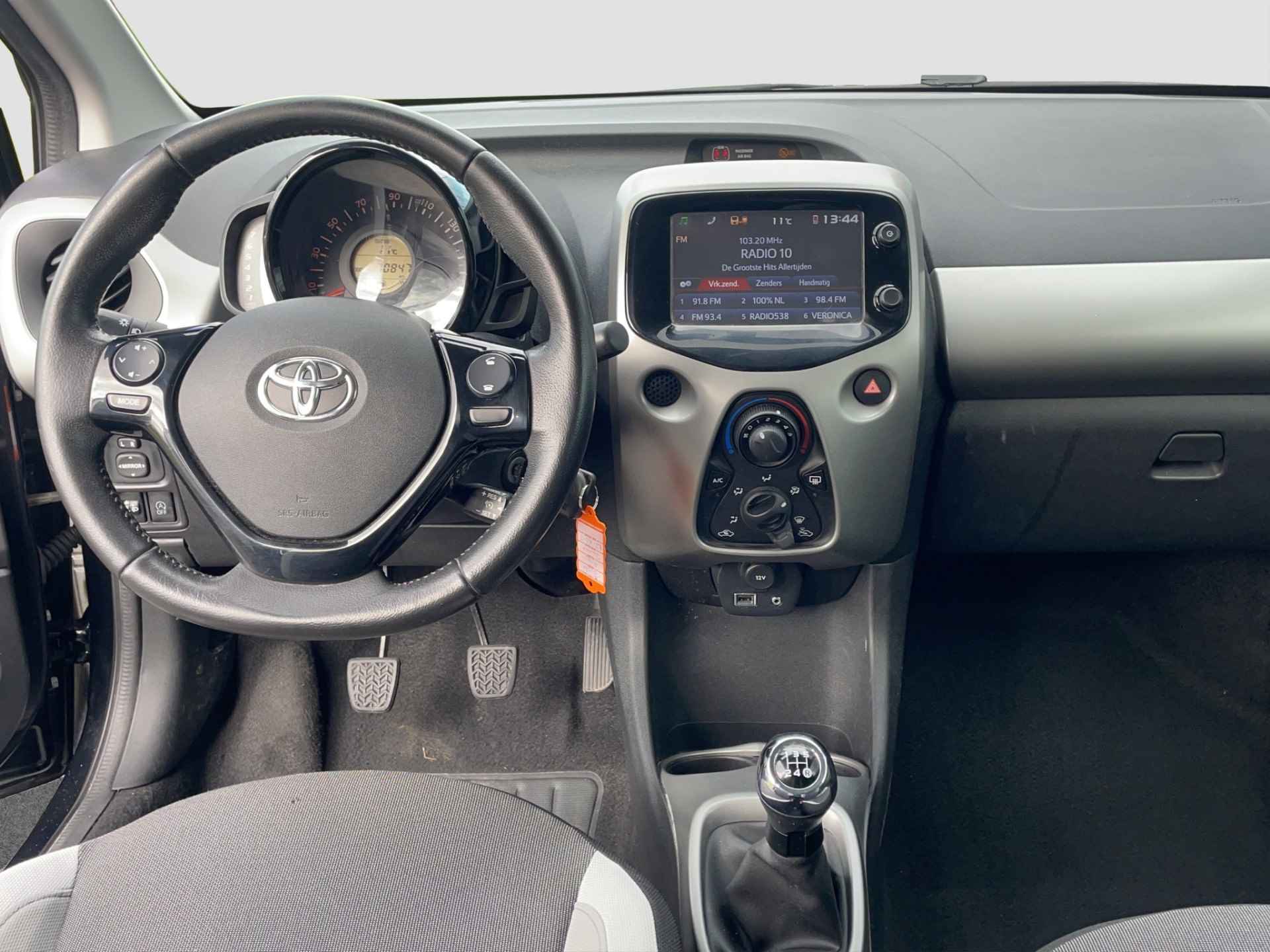 Toyota Aygo 1.0 VVT-i X-Sport Black ed. | LMV | Airco | Camera - 15/33