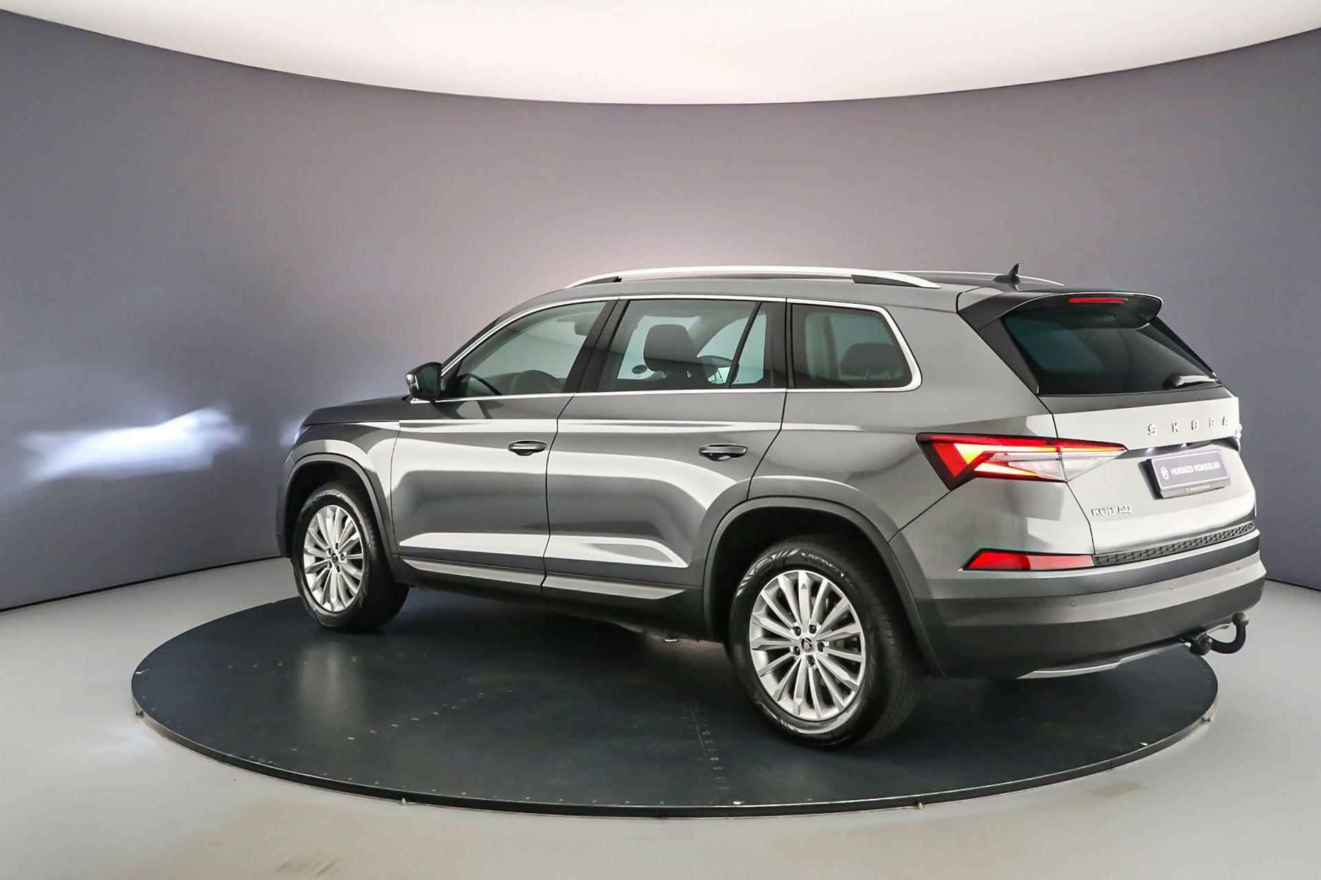 Skoda Kodiaq Business Edition 1.5 TSI 150pk Trekhaak, Adaptive cruise control, Elektrische achterklep, Achteruitrijcamera, Navigatie, Verwarmde voorruit, Parkeersensoren, LED verlichting - 3/44