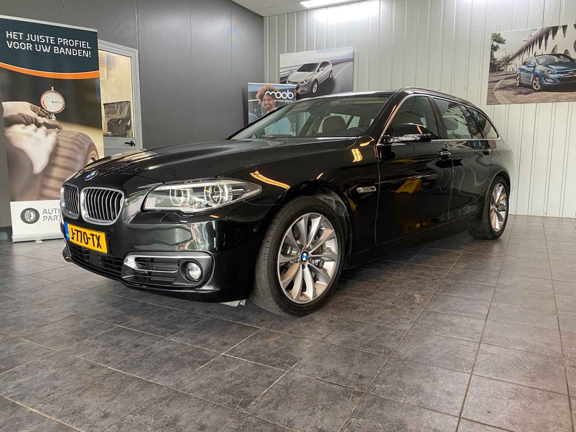 BMW 5 Serie Touring 528xi XDRIVE Executive Automaat