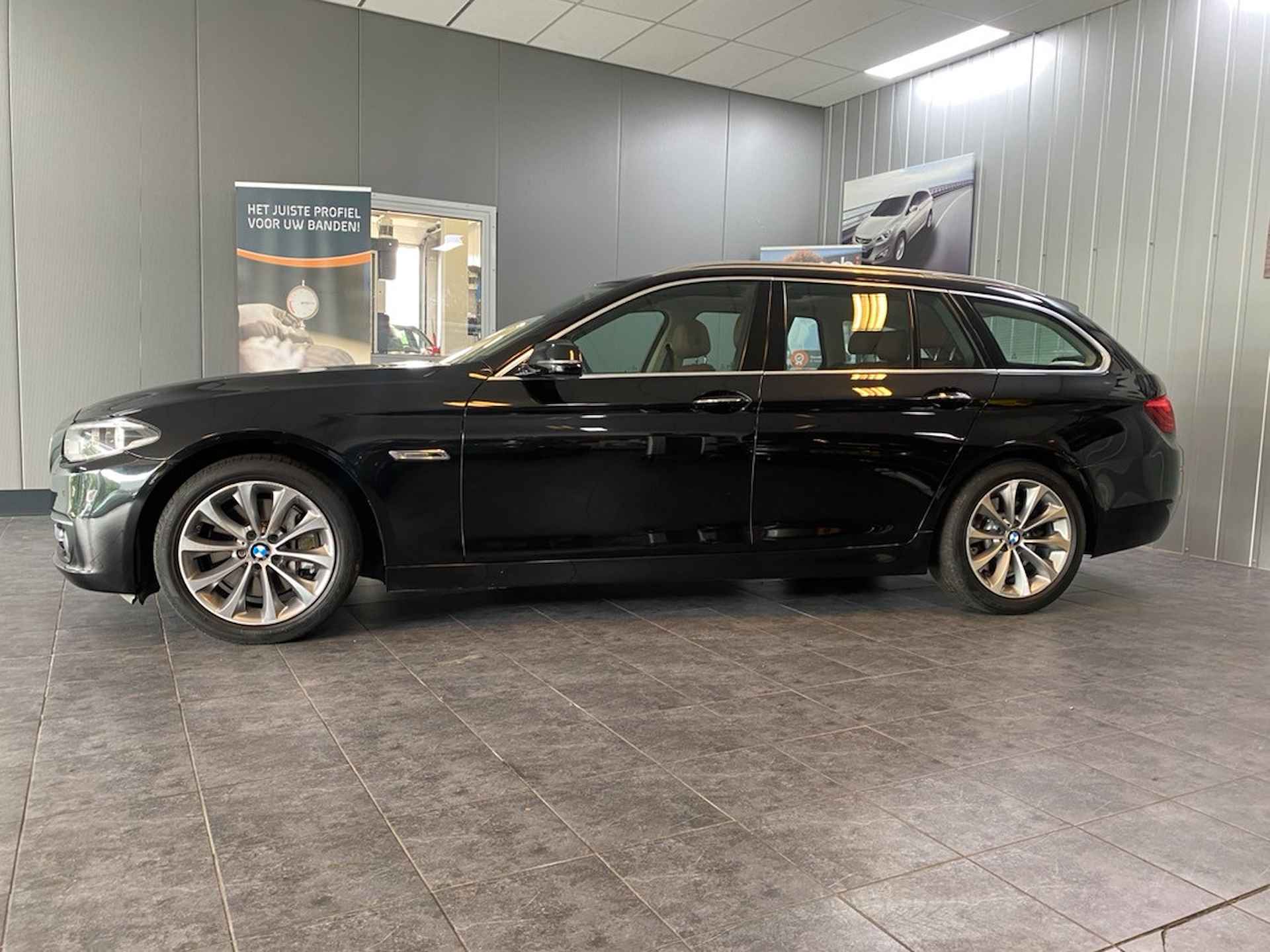 BMW 5 Serie Touring 528xi XDRIVE Executive Automaat - 2/20