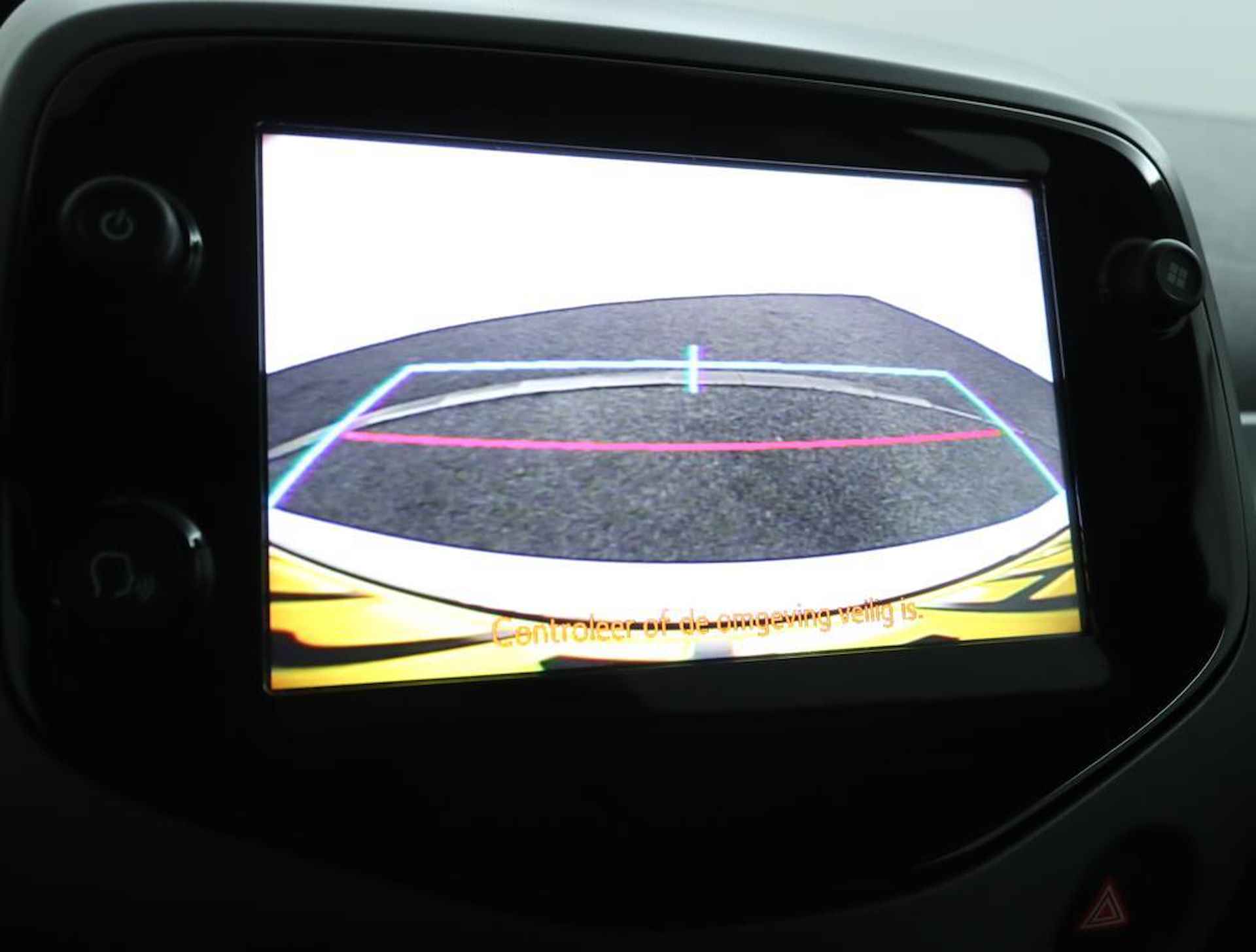 Toyota Aygo 1.0 VVT-i x-joy | Climate Control | Camera | Automaat | Apple Carplay | - 8/51