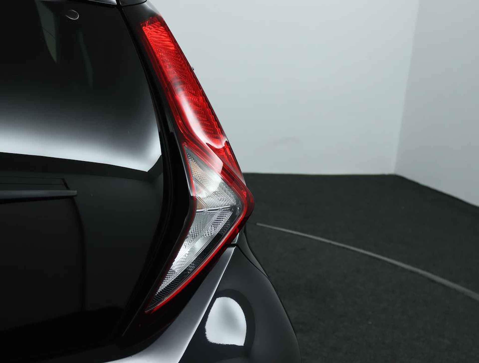 Toyota Aygo 1.0 VVT-i x-joy | Climate Control | Camera | Automaat | Apple Carplay | - 36/51