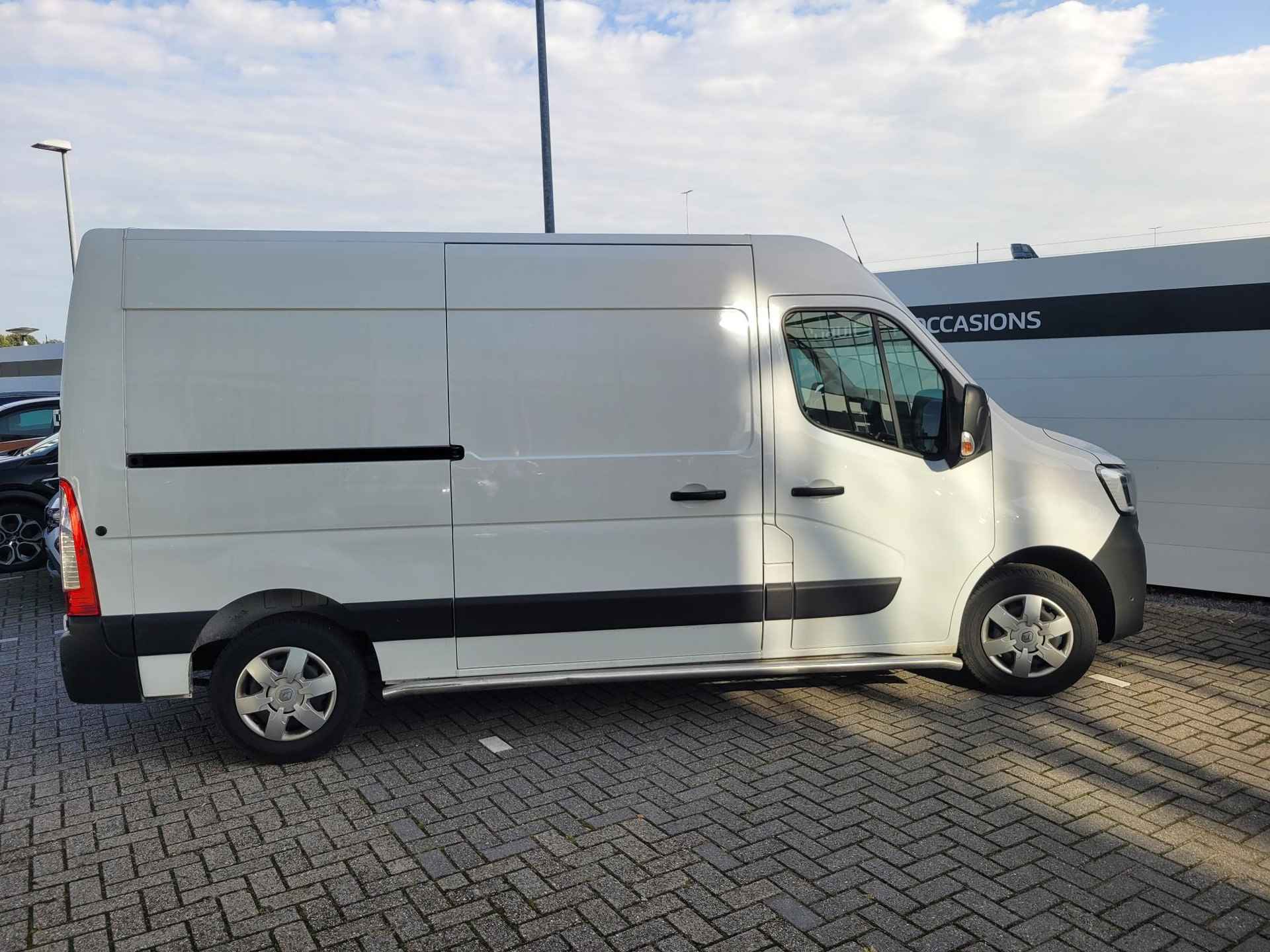 Renault Master T35 2.3 dCi 135 L2H2 Work Edition | Trekhaak | A. Camera | Navi | Airco | Cruise | Lat om Lat | NL Auto! - 8/34