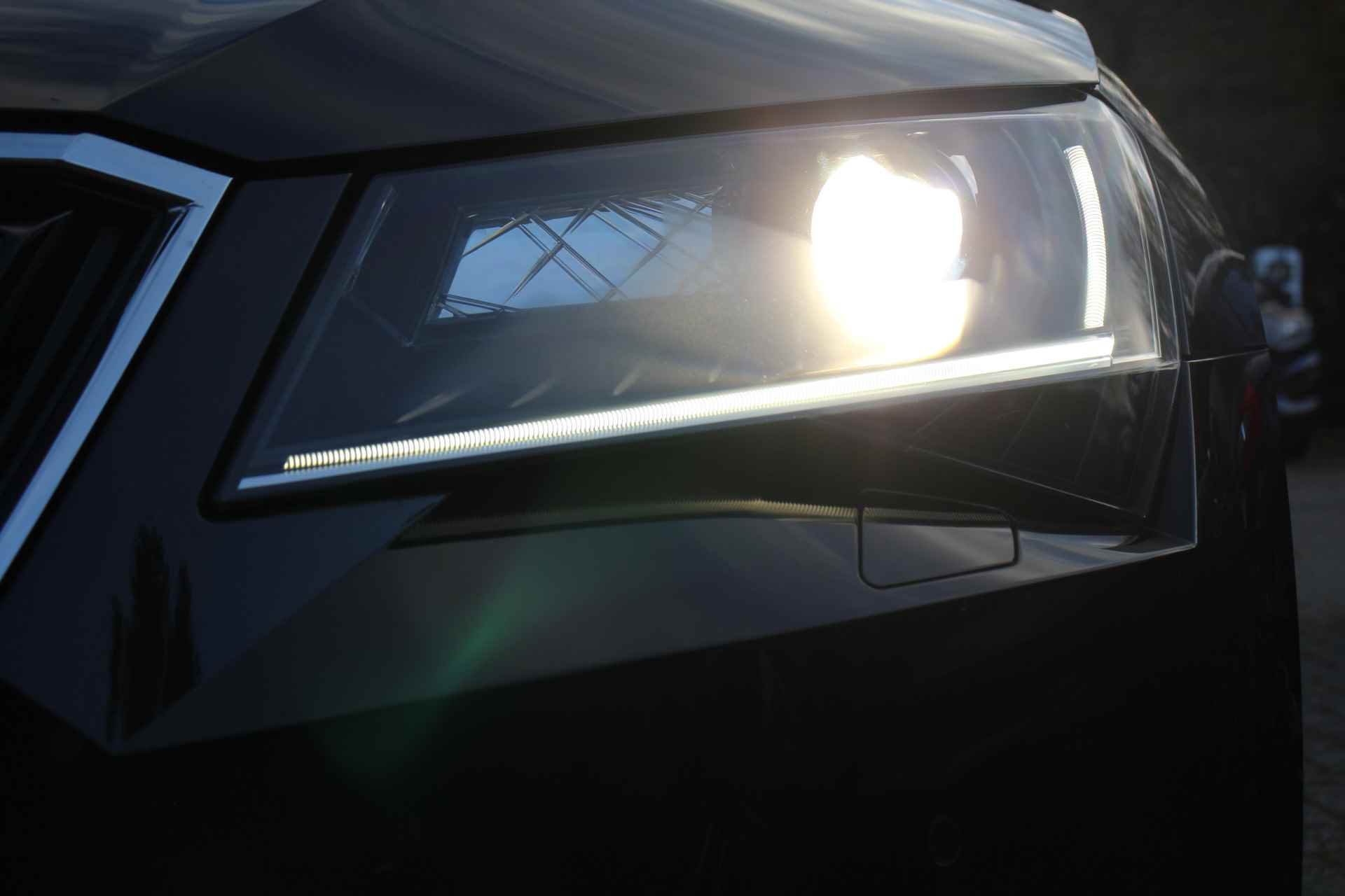 Škoda Superb Combi 2.0 TSI 4X4 AUTOMAAT 280PK | FULL OPTIONS! | DEALER OH! | PANODAK | LEDER | ELEKTRISCH + MEMORY | NAVI | CAMERA | CLIMA | - 42/44
