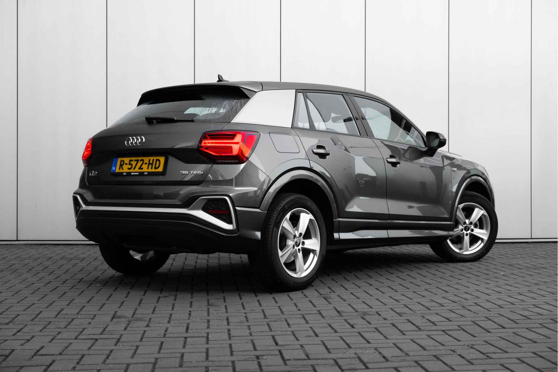 Audi Q2 35 TFSI S Edition S-tronic | Matrix-LED | Achteruitrijcamera | Parkeerhulp plus | Sportstoelen | Stoelverwarming | Cruise contro | Matrix-LED | Achteruitrijcamera | Parkeerhulp plus | Sportstoelen | Stoelverwarming | Cruise control | Audi Virtual Cockpit | Multifunctioneel Sportstuur Leder | - 3/50