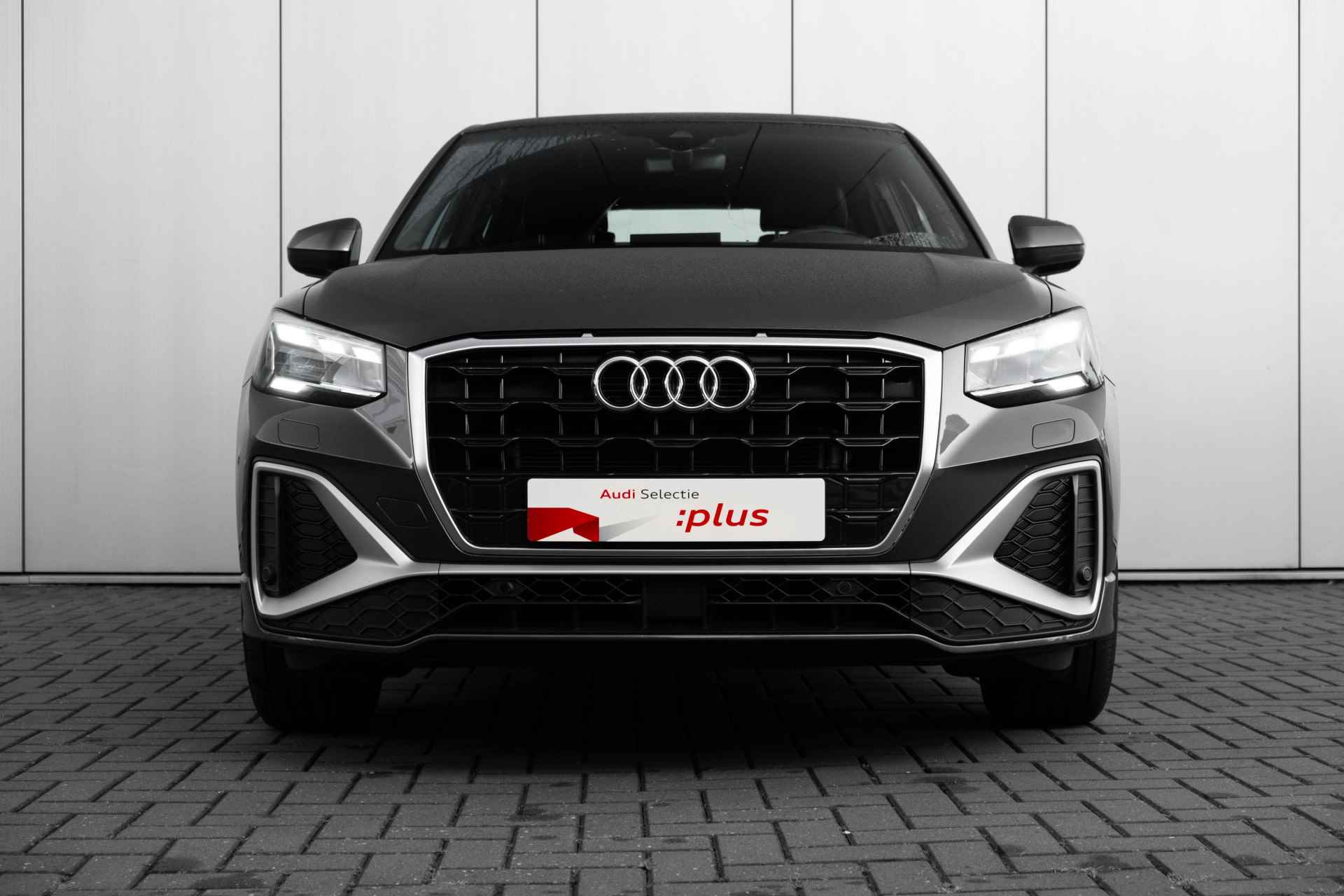 Audi Q2 35 TFSI S Edition S-tronic | Matrix-LED | Achteruitrijcamera | Parkeerhulp plus | Sportstoelen | Stoelverwarming | Cruise contro | Matrix-LED | Achteruitrijcamera | Parkeerhulp plus | Sportstoelen | Stoelverwarming | Cruise control | Audi Virtual Cockpit | Multifunctioneel Sportstuur Leder | - 4/50