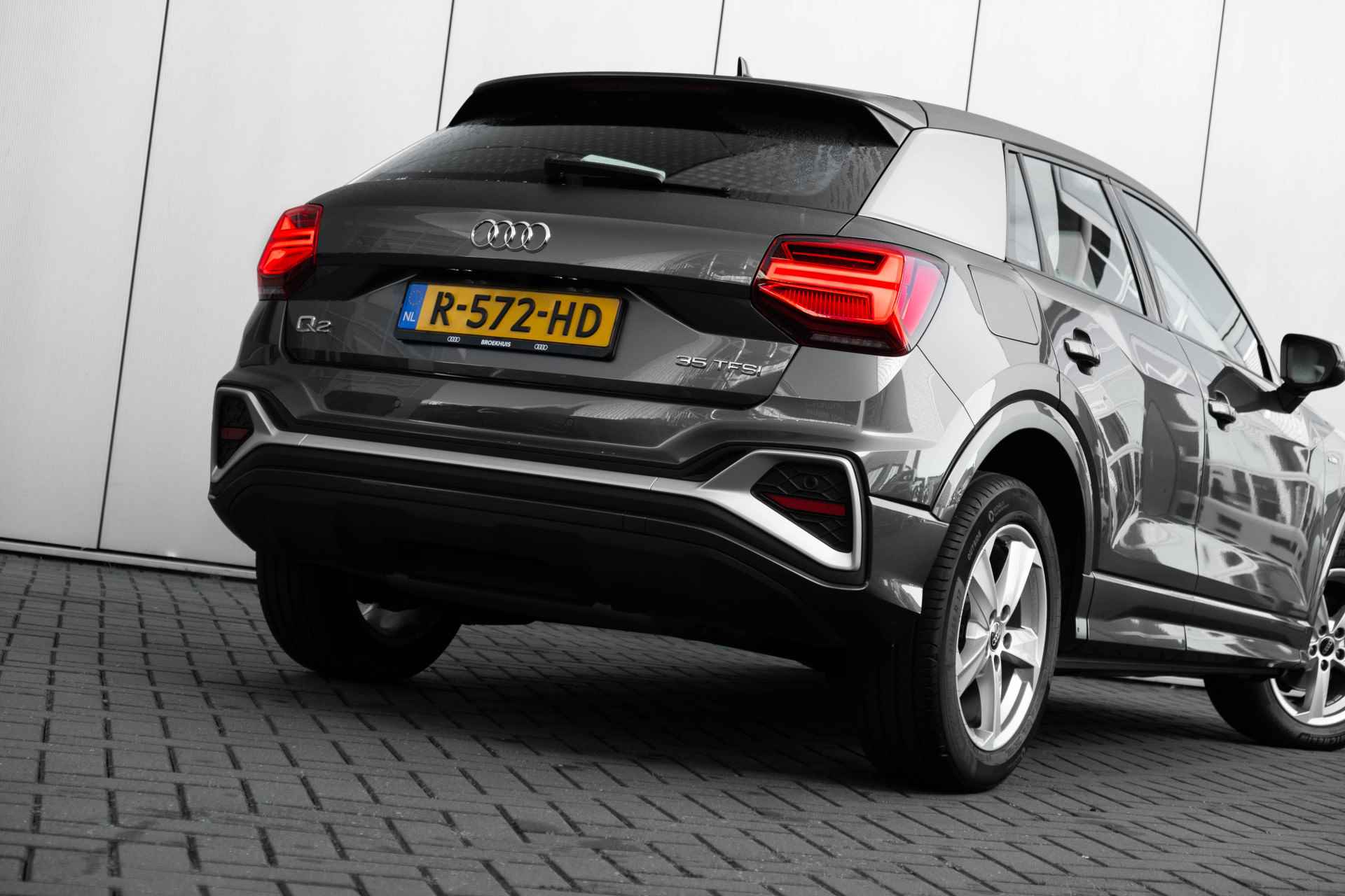 Audi Q2 35 TFSI S Edition S-tronic | Matrix-LED | Achteruitrijcamera | Parkeerhulp plus | Sportstoelen | Stoelverwarming | Cruise contro | Matrix-LED | Achteruitrijcamera | Parkeerhulp plus | Sportstoelen | Stoelverwarming | Cruise control | Audi Virtual Cockpit | Multifunctioneel Sportstuur Leder | - 21/50