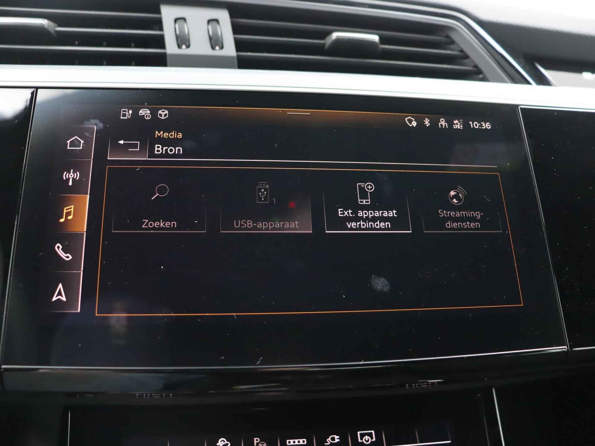 Audi e-tron Sportback 55 quattro edition 95 kWh | Navigatie | Apple carplay | 20 Inch velgen | Stoelverwarming | Airco | Parkeersensoren | Stoelverwarming | - 17/39