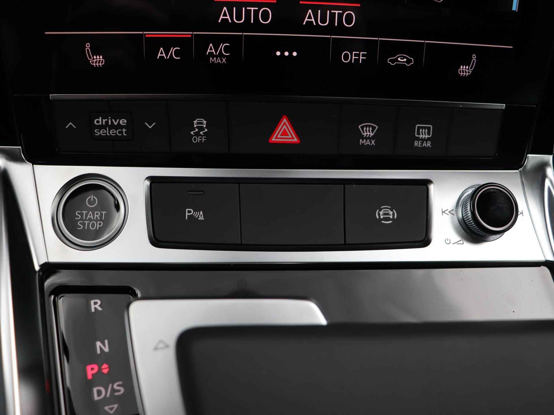 Audi e-tron Sportback 55 quattro edition 95 kWh | Navigatie | Apple carplay | 20 Inch velgen | Stoelverwarming | Airco | Parkeersensoren | Stoelverwarming | - 22/39