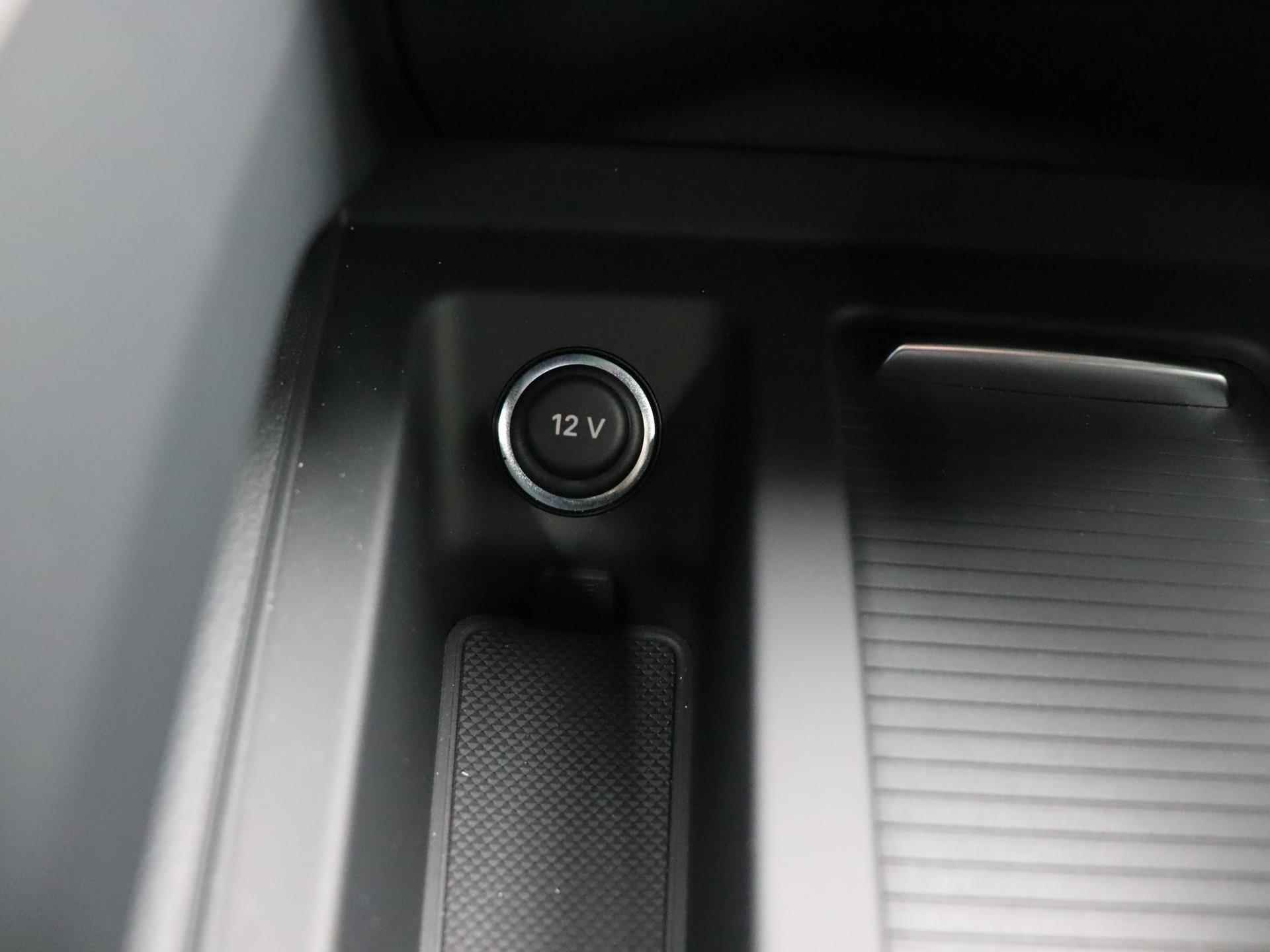Audi e-tron Sportback 55 quattro edition 95 kWh | Navigatie | Apple carplay | 20 Inch velgen | Stoelverwarming | Airco | Parkeersensoren | Stoelverwarming | - 25/39