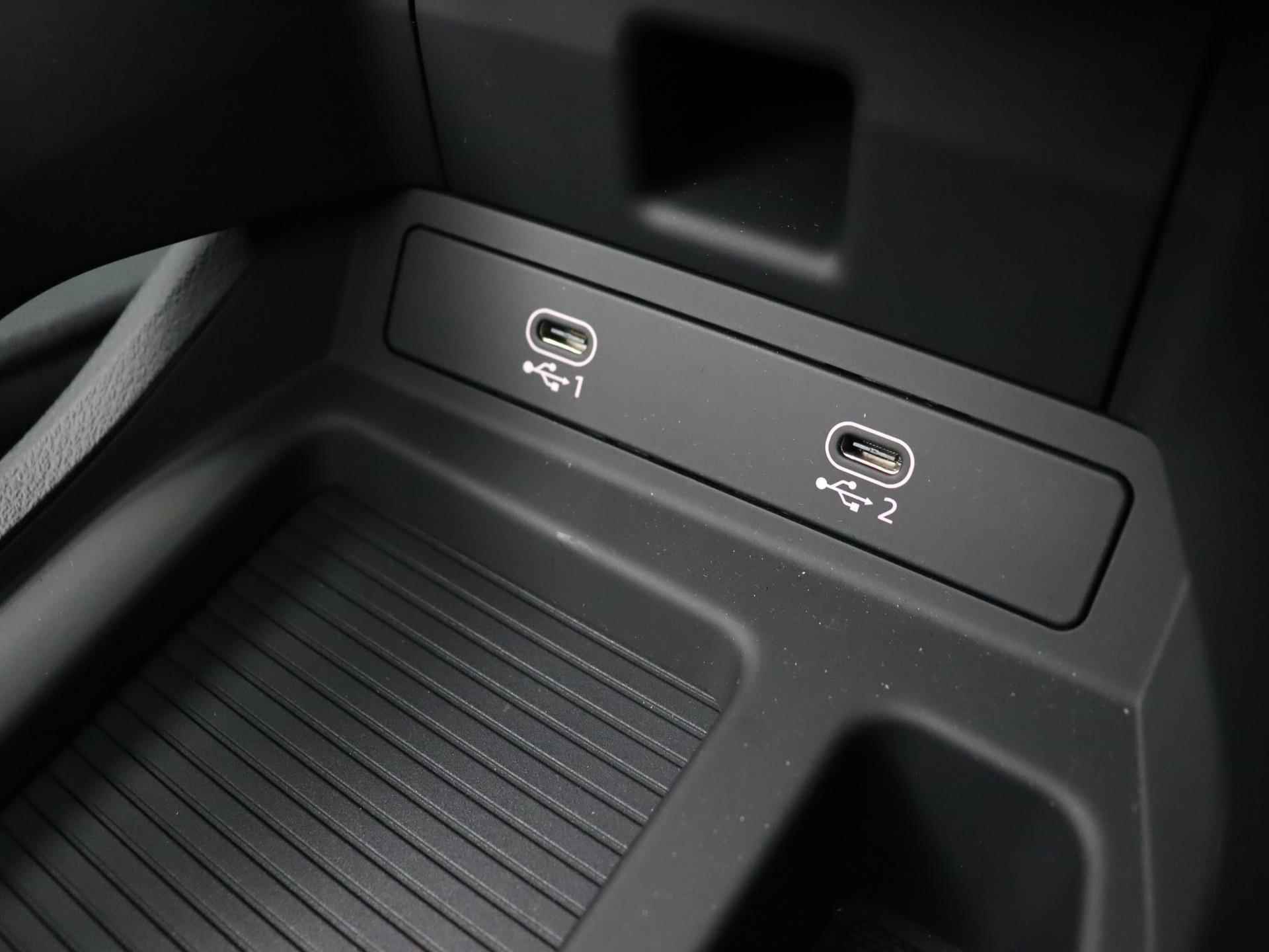 Audi e-tron Sportback 55 quattro edition 95 kWh | Navigatie | Apple carplay | 20 Inch velgen | Stoelverwarming | Airco | Parkeersensoren | Stoelverwarming | - 26/39