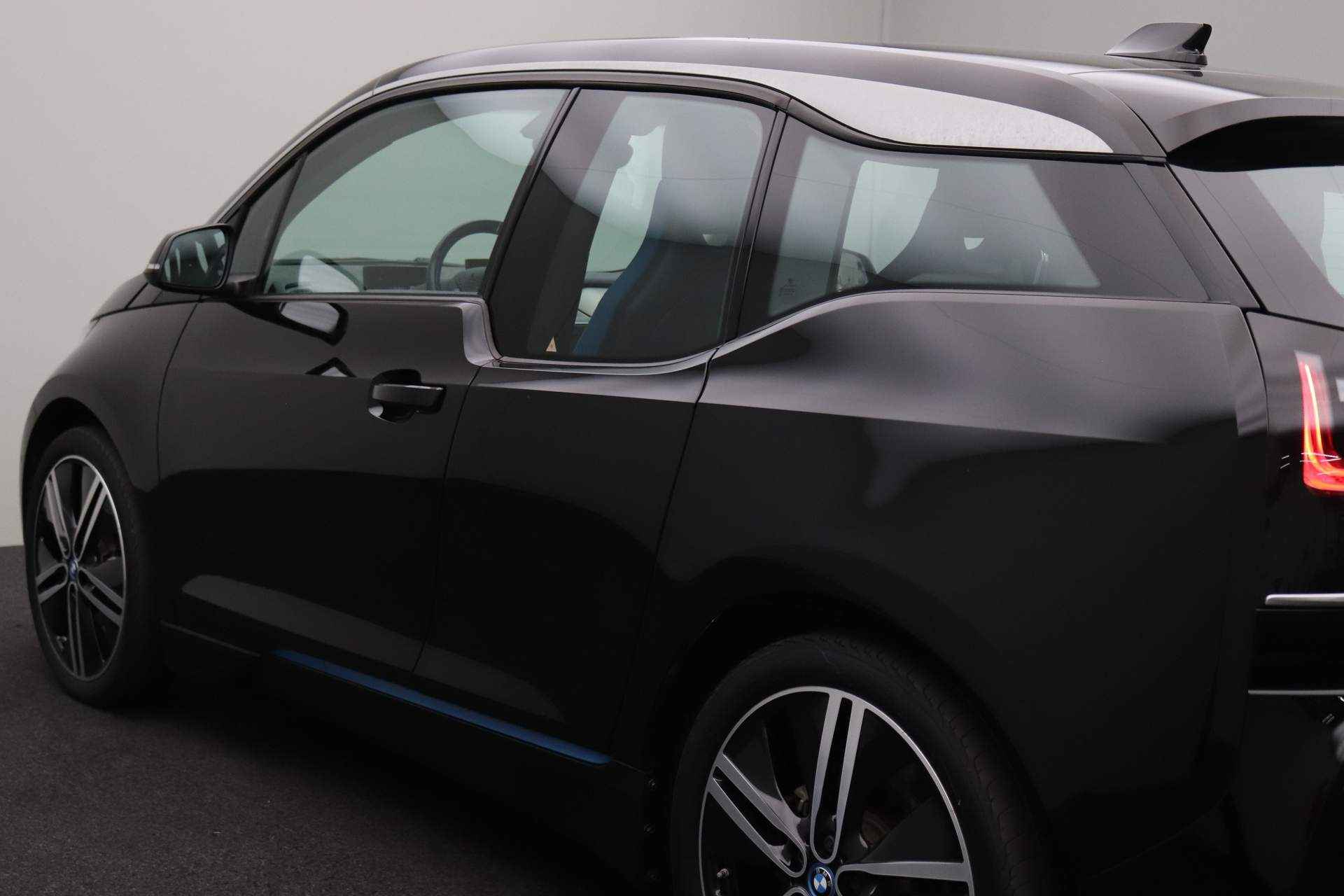 BMW i3 Executive Edition 120Ah 42 kWh | Achteruitrijcamera | Warmtepomp | PDC | Navigatiesysteem Professional | - 7/22