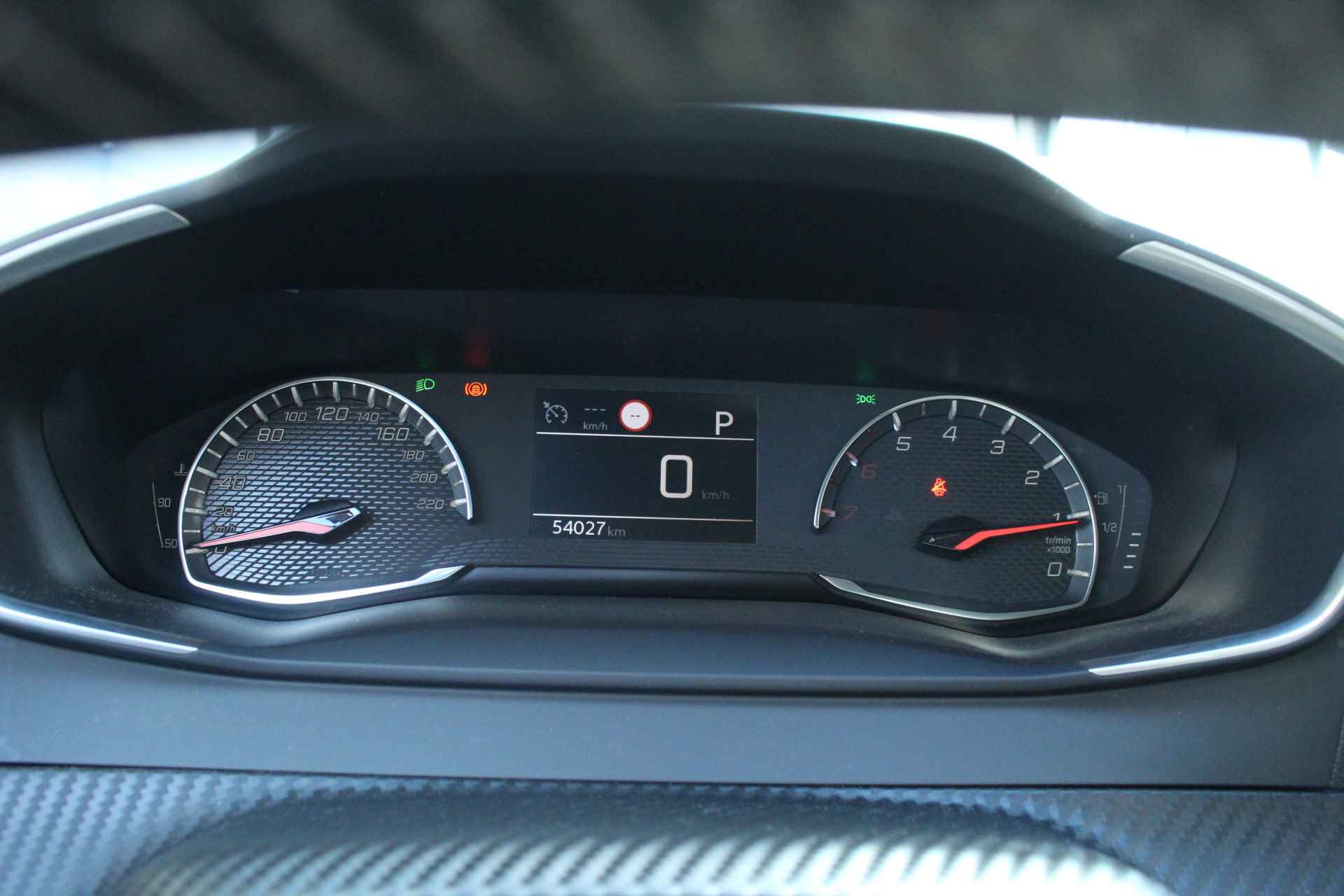 Peugeot 208 1.2 PureTech Active Pack | Digitaal Dashboard | Dab+ | Clima | LED | Parkeersensoren - 9/21