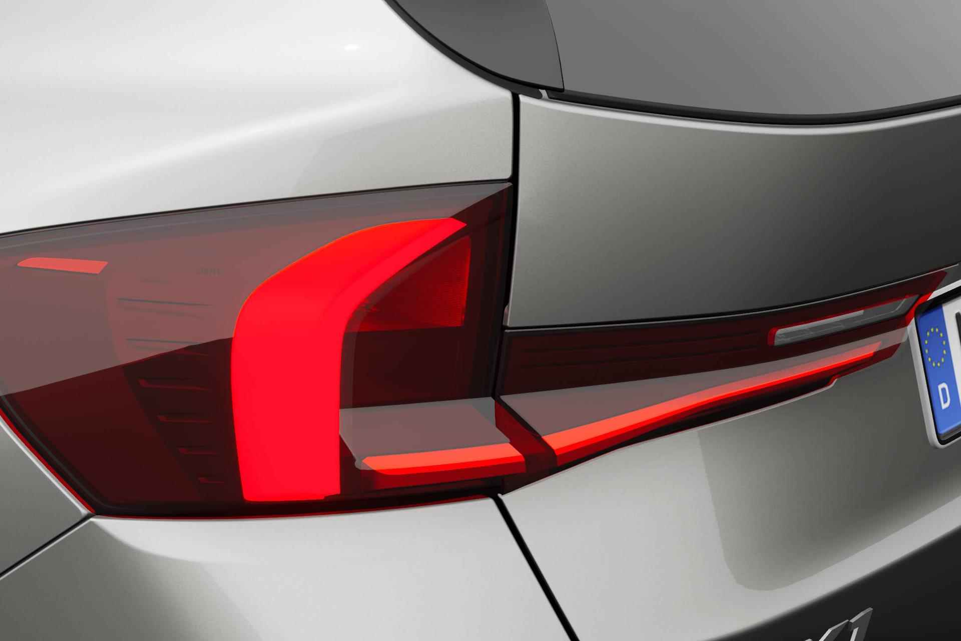 BMW iX1 xDrive30 67 kWh | Glazen panoramadak | Sportstoelen voor - 9/20