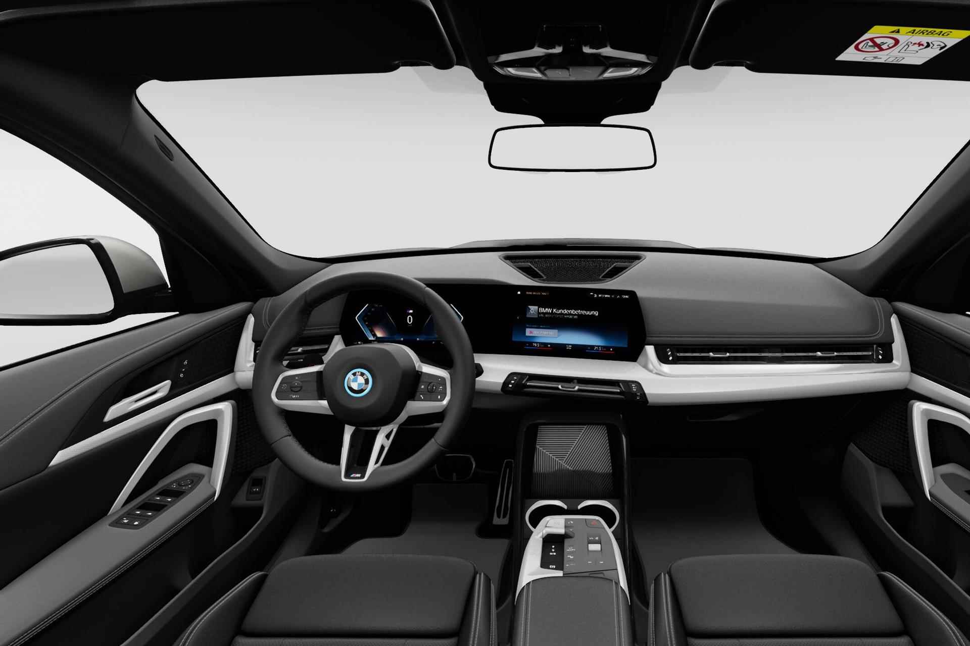 BMW iX1 xDrive30 67 kWh | Glazen panoramadak | Sportstoelen voor - 11/20