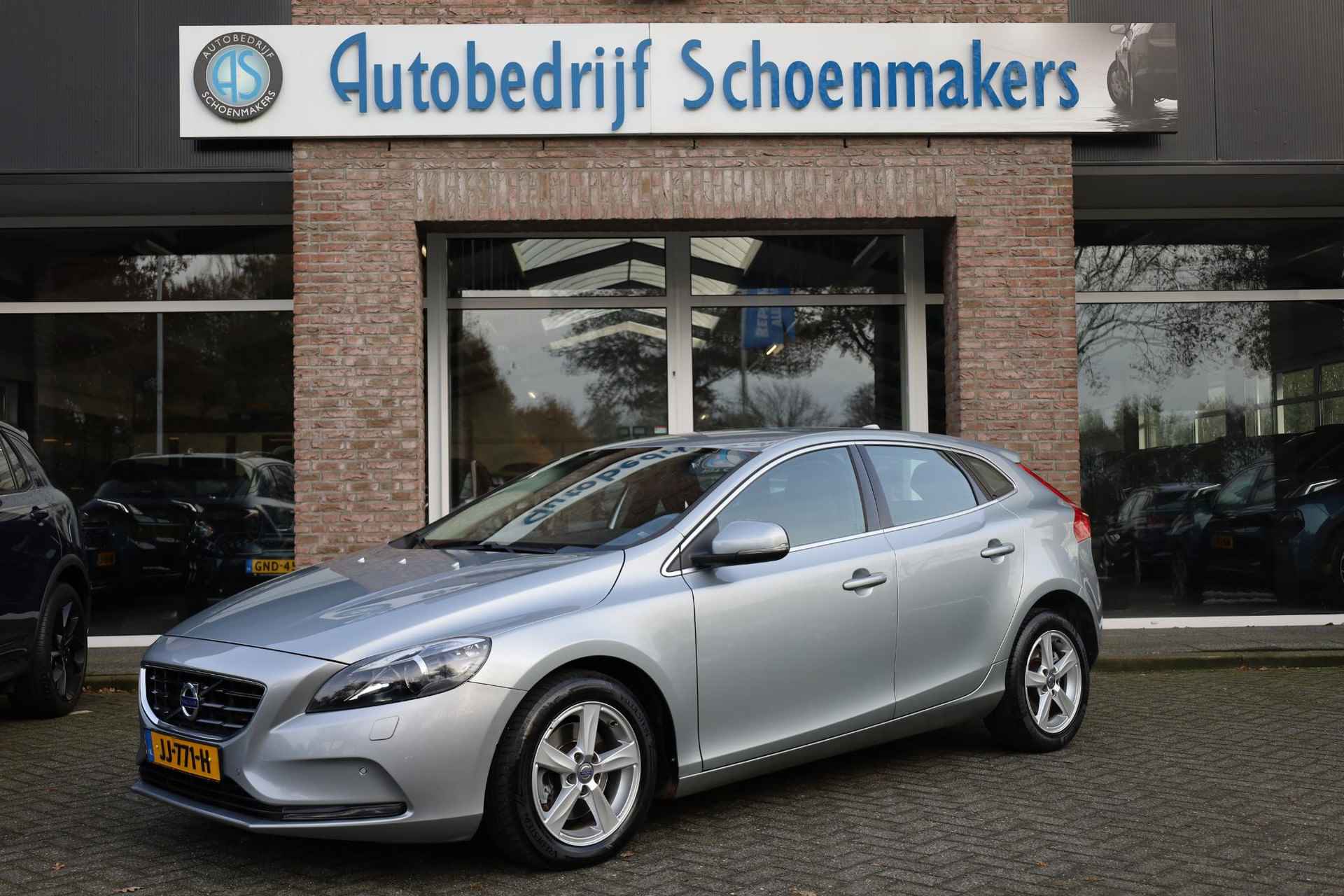 Volvo V40