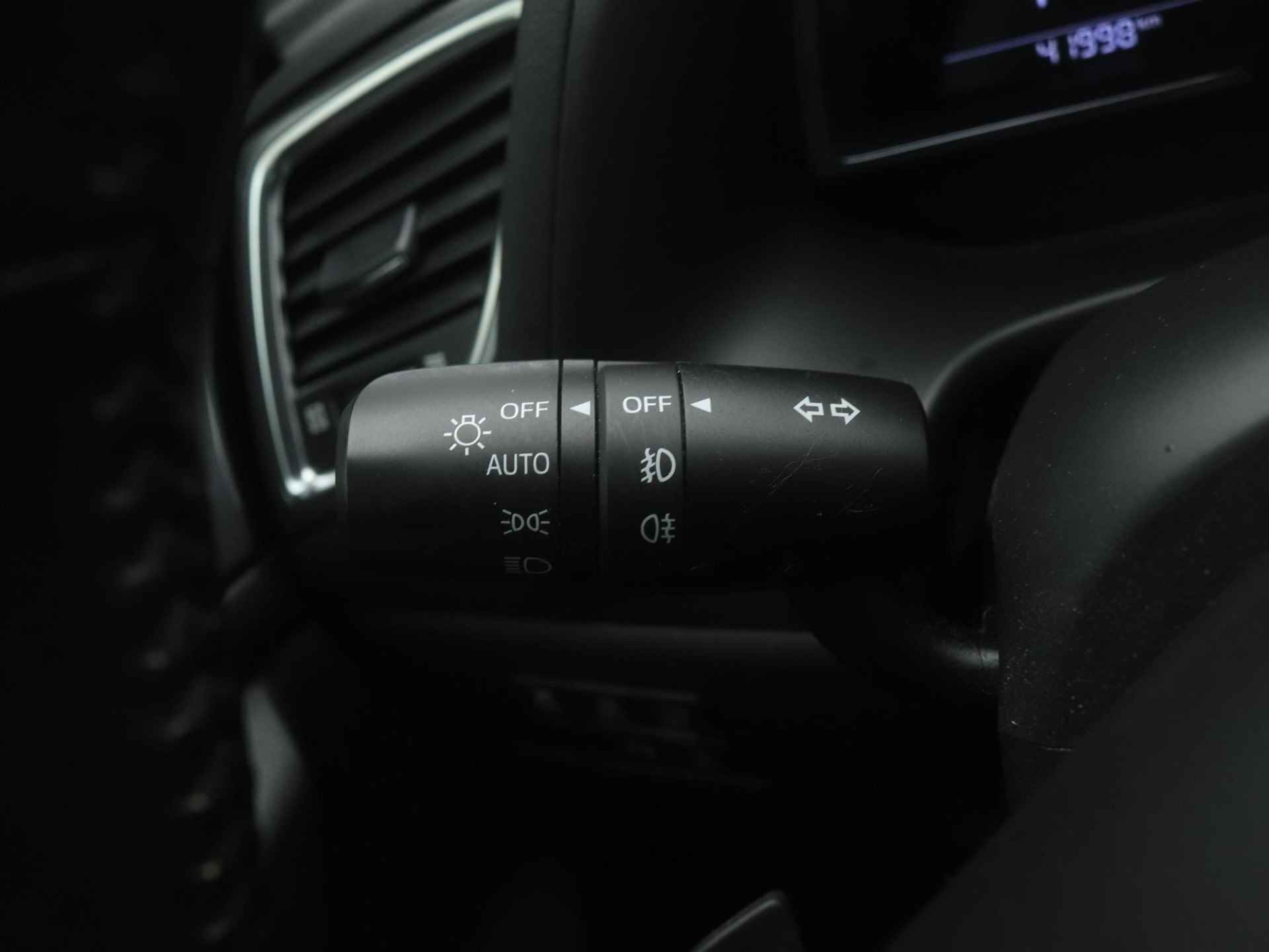 Mazda 3 2.0 SkyActiv-G GT-M automaat : dealer onderhouden - 28/49