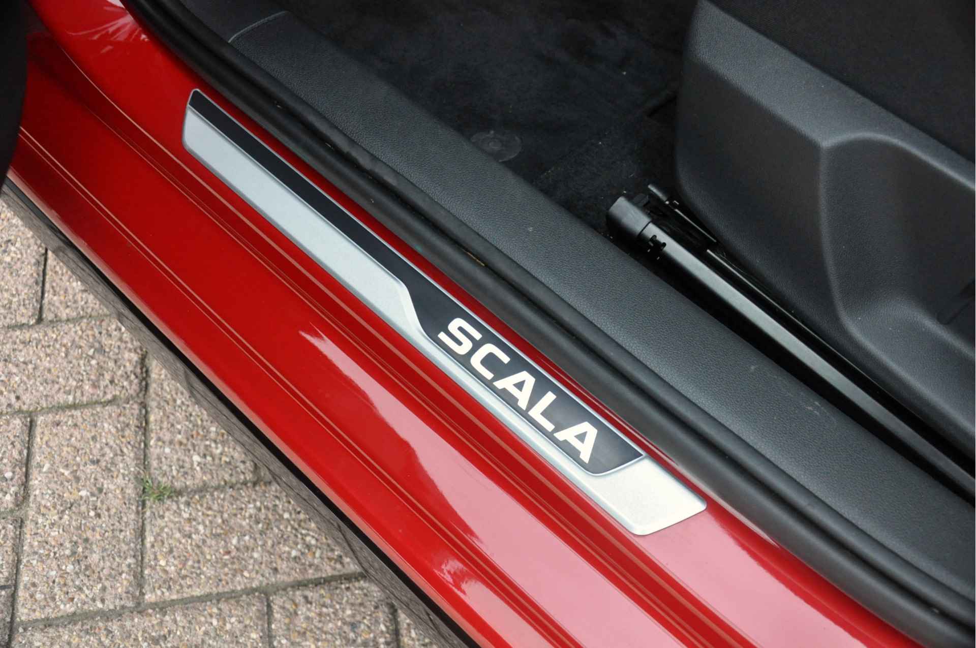 Škoda Scala 1.0 TSI 110 PK DSG Monte Carlo | Panoramadak | Camera | Nieuwstaat! - 34/40