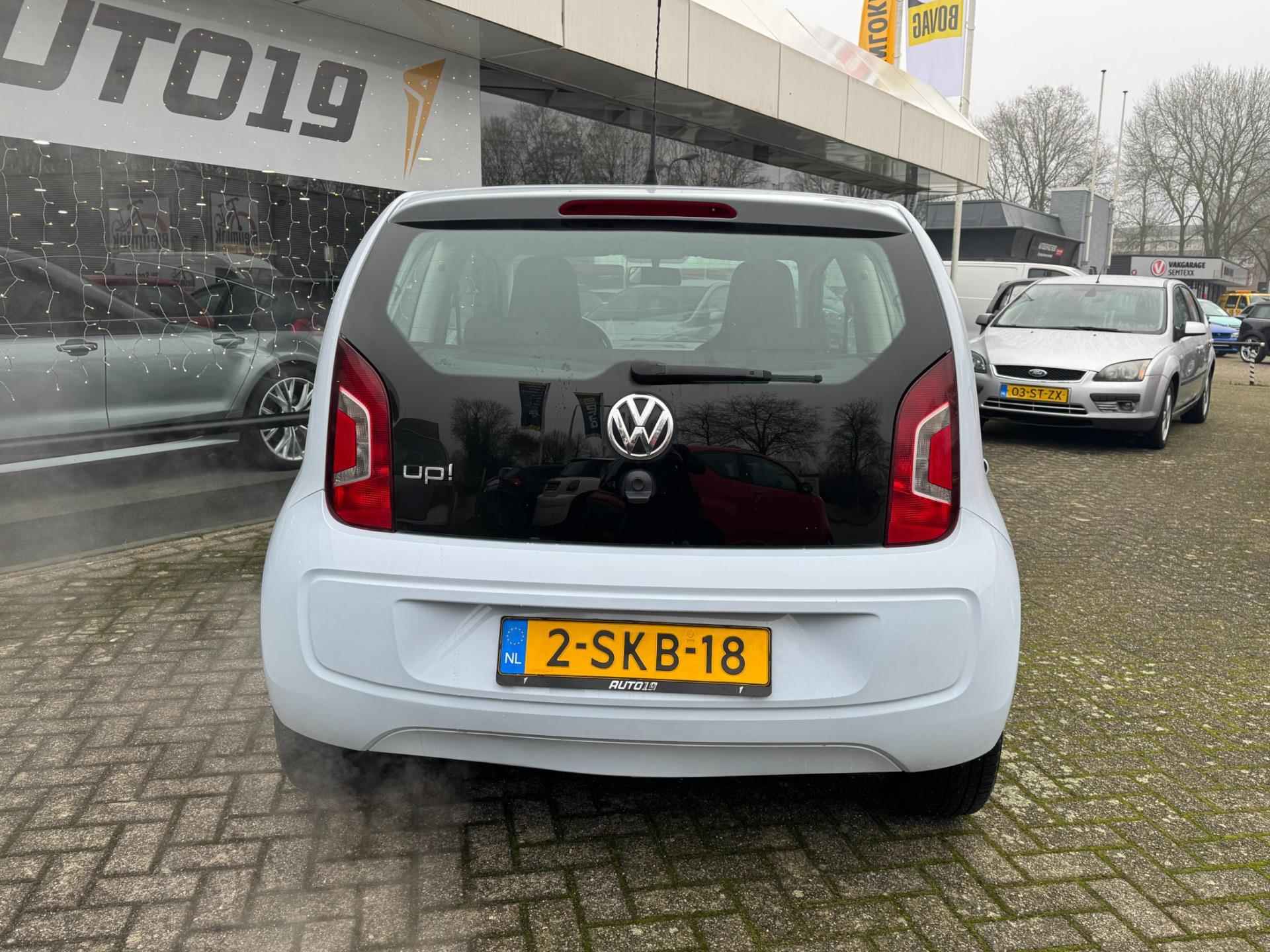 Volkswagen Up! 1.0 take up! BlueMotion - 10/13