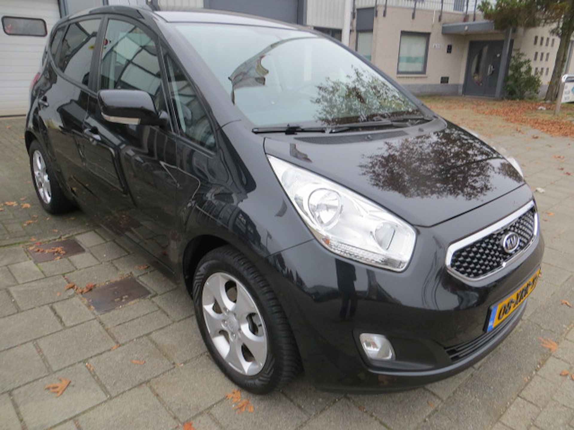 Kia Venga 1.6 CVVT Super Pack 6 versnellingen airco ecc,trekhaak ,lmv etc - 11/17