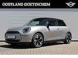 MINI Hatchback Cooper SE Classic Automaat / Panoramadak / Stoelverwarming / LED / Head-Up / Parking Assistant / Comfort Access / Extra getint glas