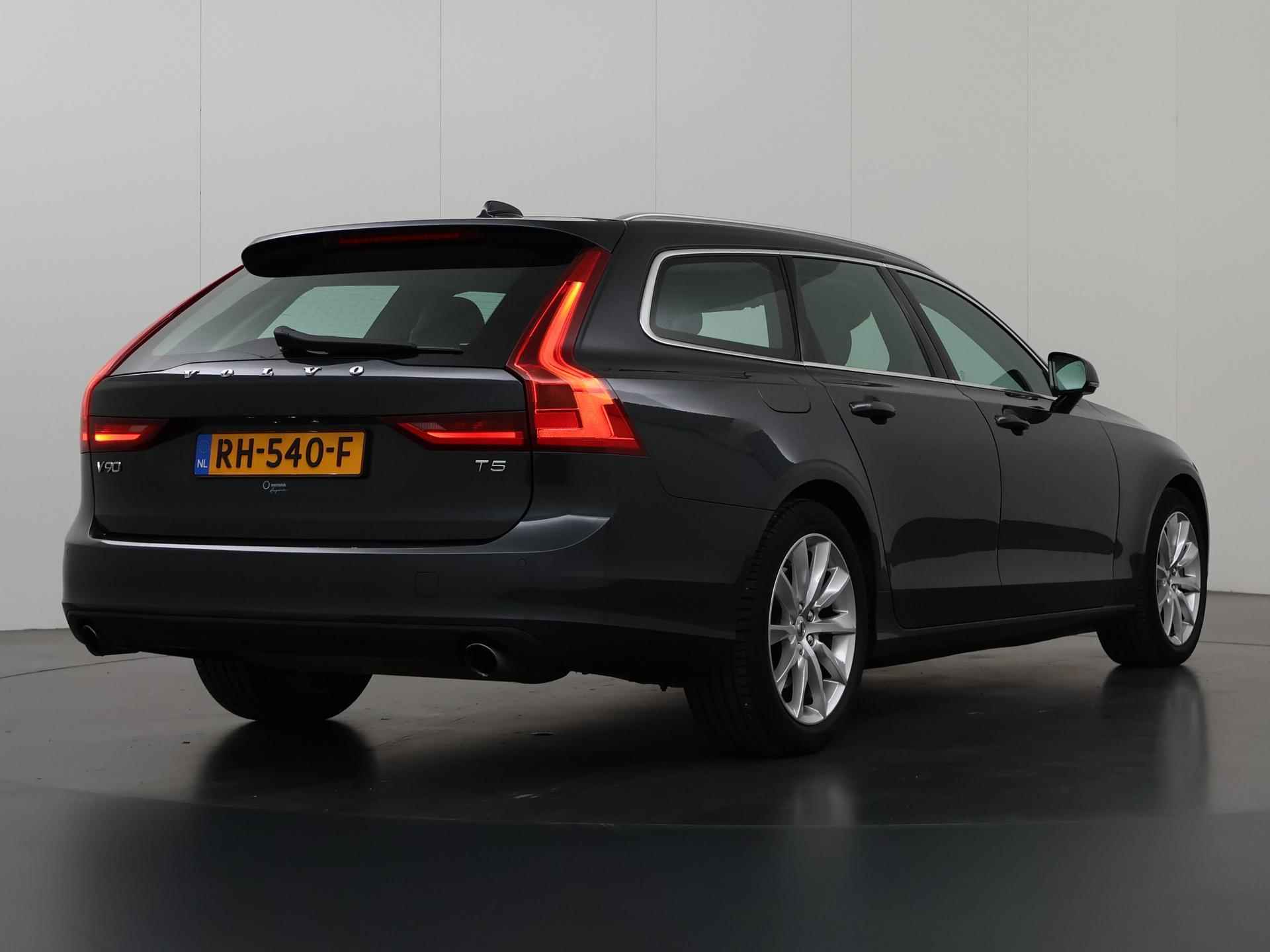 Volvo V90 2.0 T5 Momentum | Comfortstoelen Elektrisch verstelbaar | Navigatie | Digitaal Dashboard | Camera | Stoelverwarming | Apple CarPlay/Android Auto | Rijhulpsysteem | LED | Ele. kofferdeksel | - 3/39