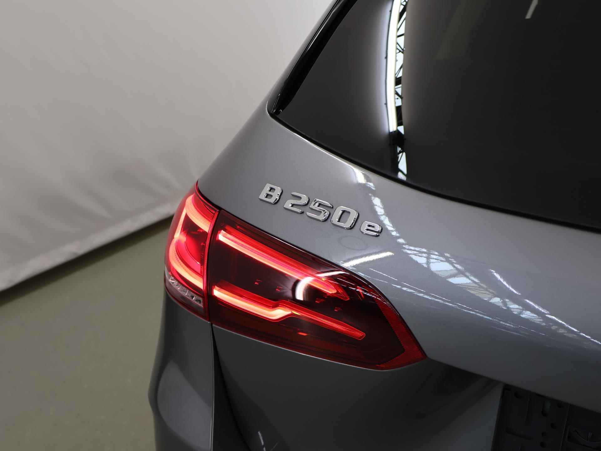 Mercedes-Benz B-klasse 250 e AMG Line | Panoramadak | Nightpakket | Led High Performance | Apple carplay | Achteruitrijcamera | - 39/42