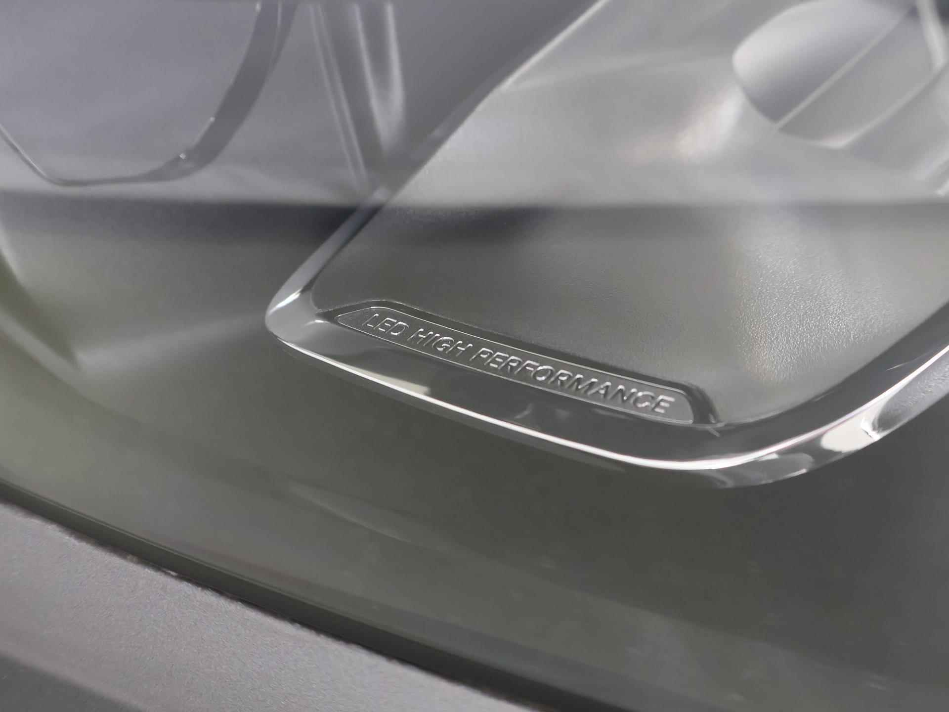 Mercedes-Benz B-klasse 250 e AMG Line | Panoramadak | Nightpakket | Led High Performance | Apple carplay | Achteruitrijcamera | - 40/42