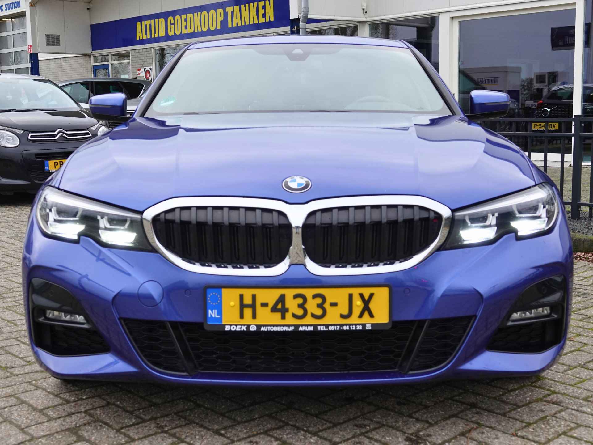 BMW 3-serie 320i 184PK AUT Executive Edition M-SPORT H-LEER | LED | LMV | PDC V+A | NAVI - 14/28