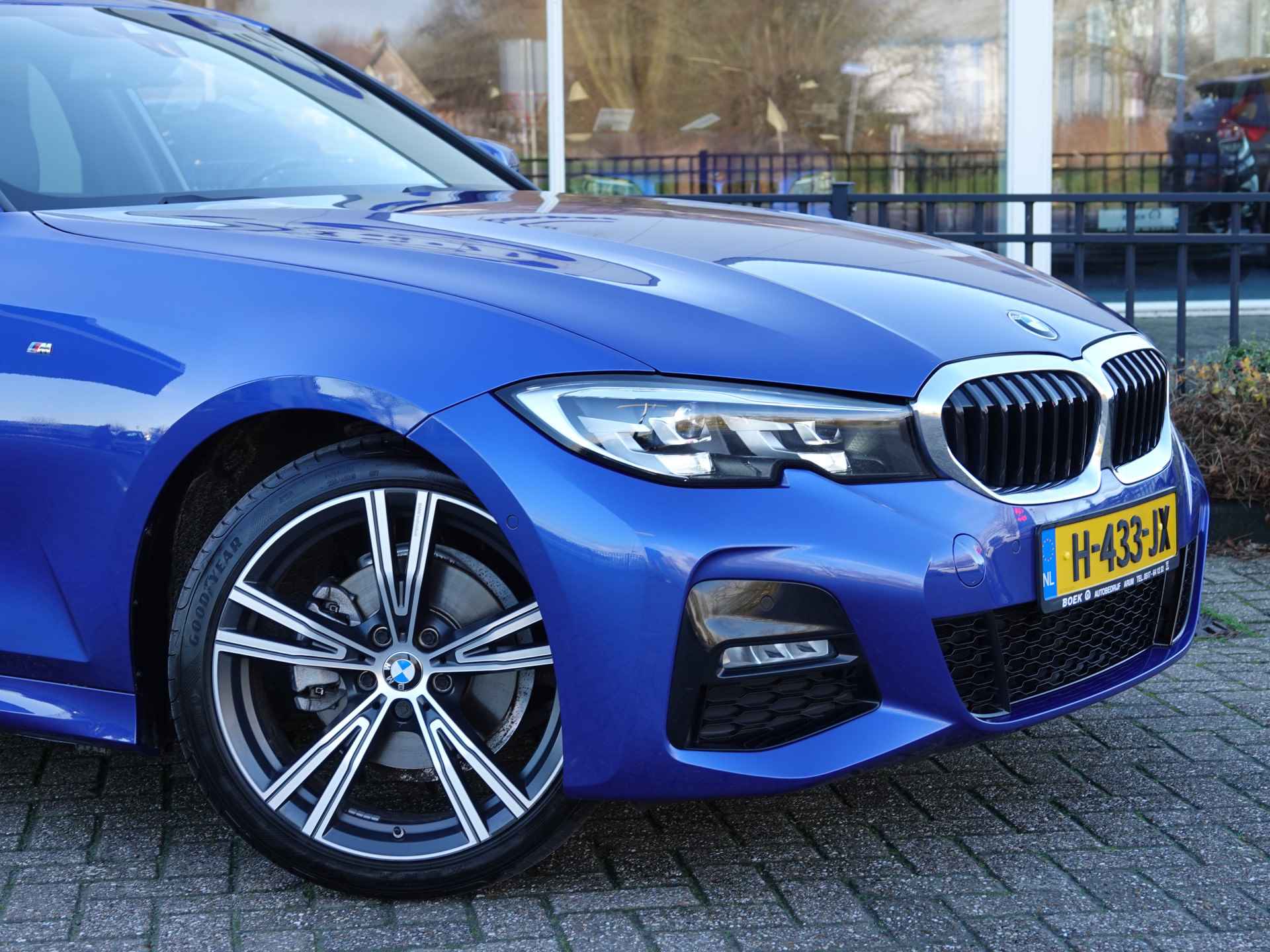 BMW 3-serie 320i 184PK AUT Executive Edition M-SPORT H-LEER | LED | LMV | PDC V+A | NAVI - 11/30