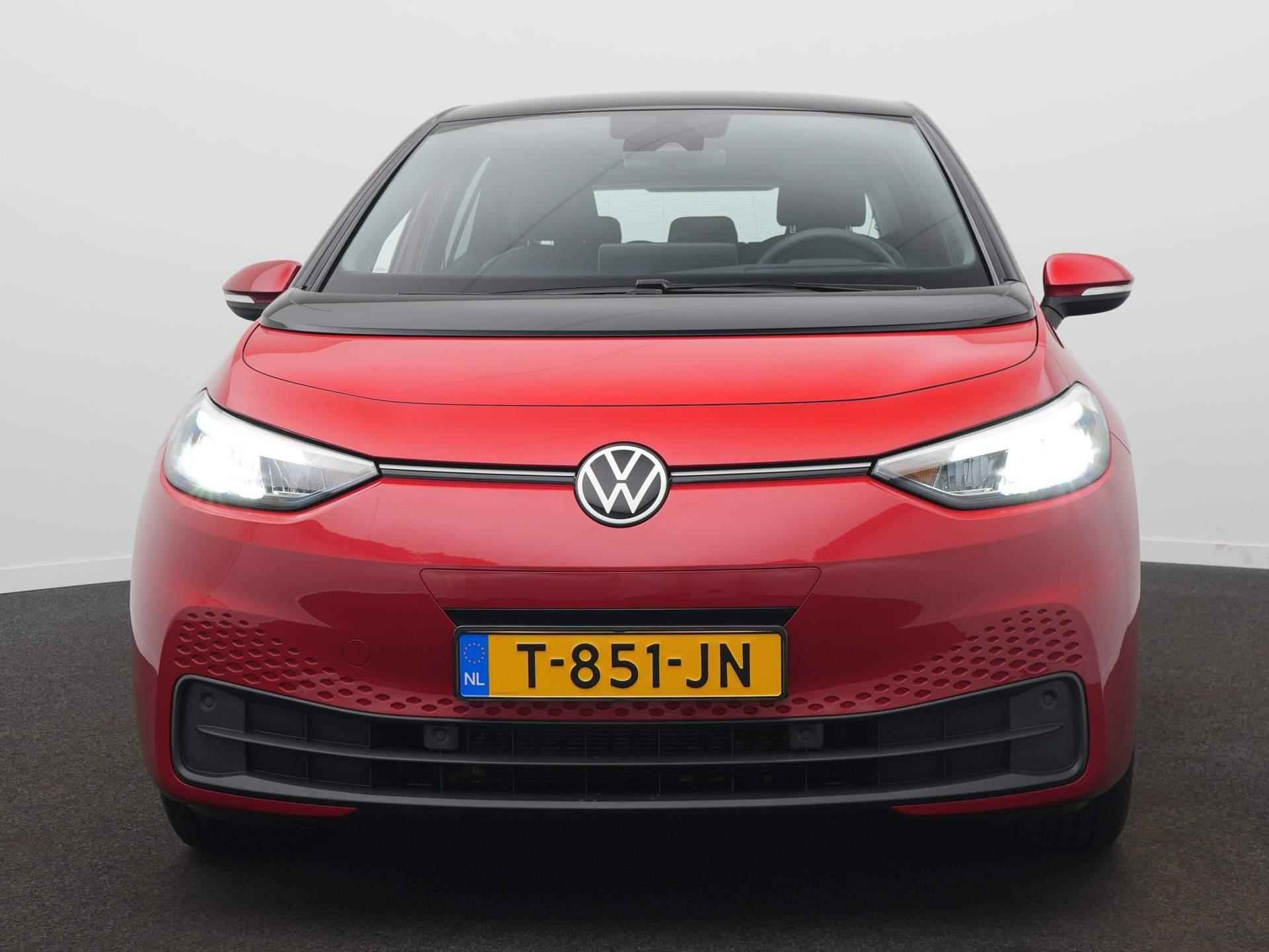 Volkswagen ID.3 Pure 45 kWh Adaptive Cruise Control / Navigatie / 18" LM - 2/50