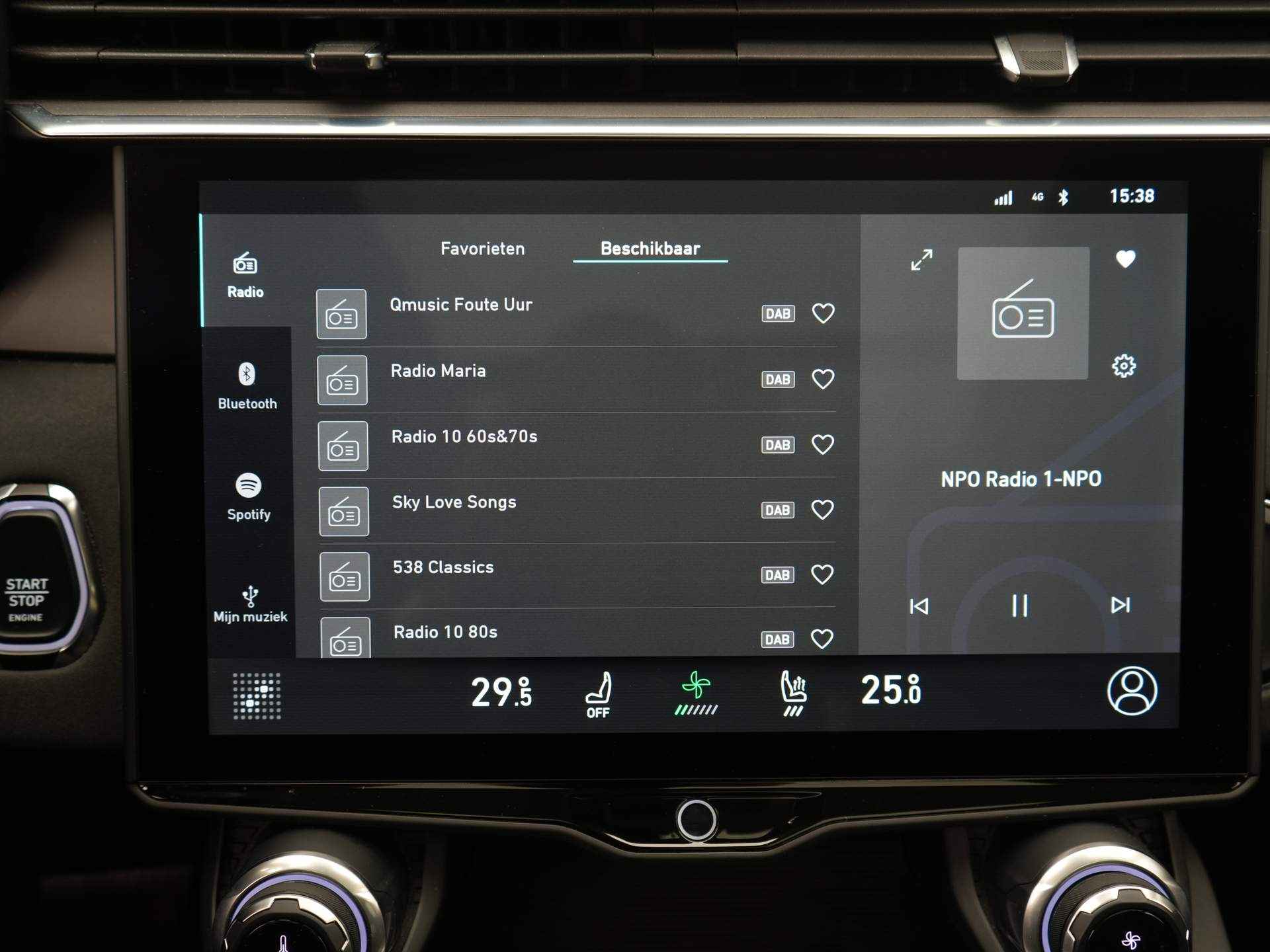 Lynk & Co 01 1.5 PHEV 262 pk Automaat | Panorama dak | Navigatie | Climate Control - 23/44