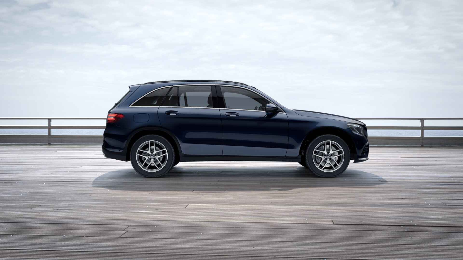 Mercedes-Benz GLC-klasse 250 4MATIC | AMG | Stoelverwarming | Lederen bekleding | Panoramadak | Sfeerverlichting | - 11/14