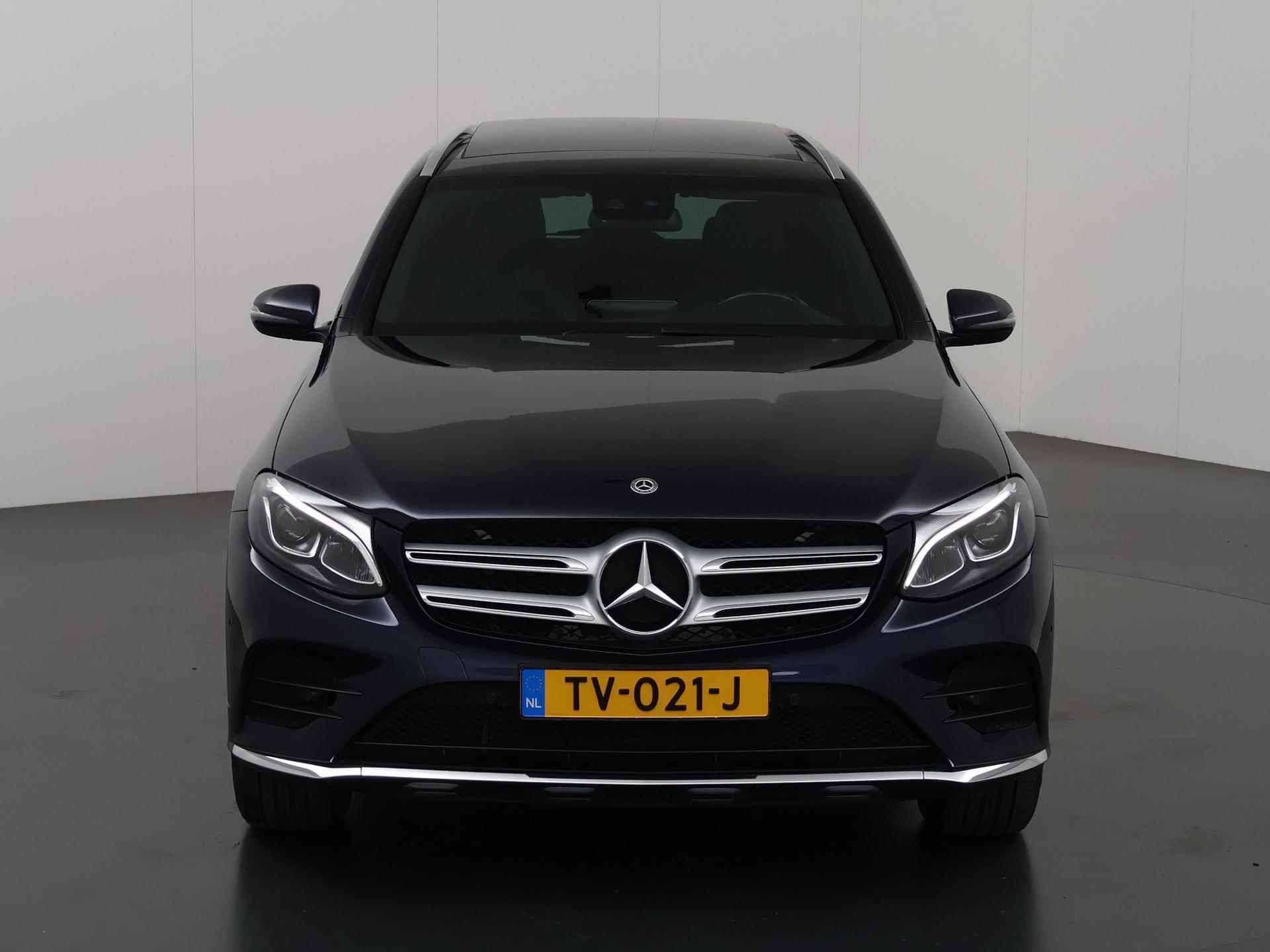 Mercedes-Benz GLC-klasse 250 4MATIC | AMG | Stoelverwarming | Lederen bekleding | Panoramadak | Sfeerverlichting | - 4/48