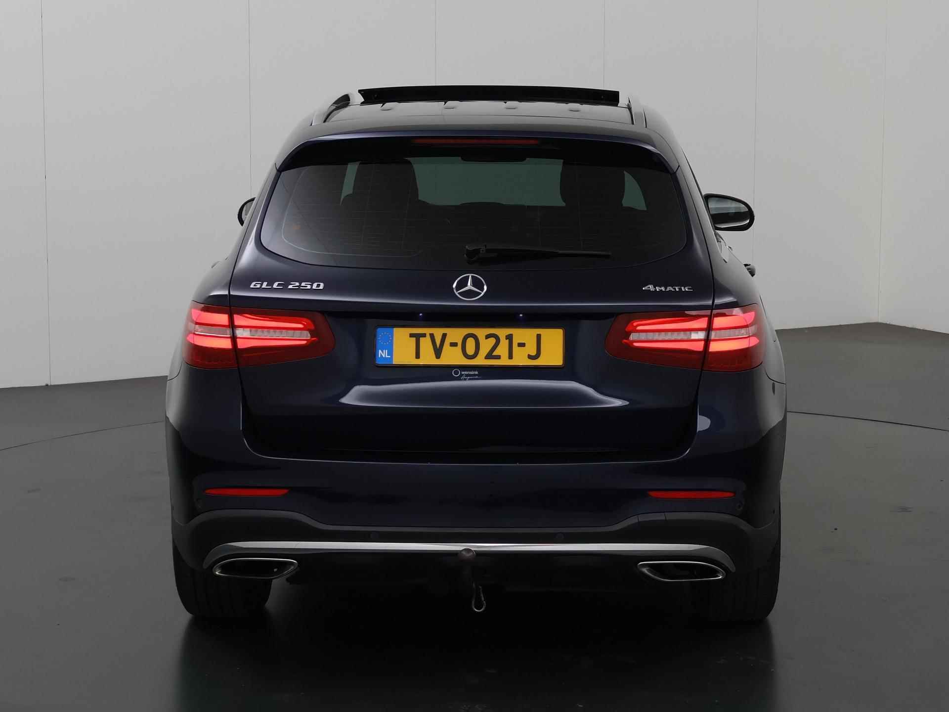 Mercedes-Benz GLC-klasse 250 4MATIC | AMG | Stoelverwarming | Lederen bekleding | Panoramadak | Sfeerverlichting | - 5/48