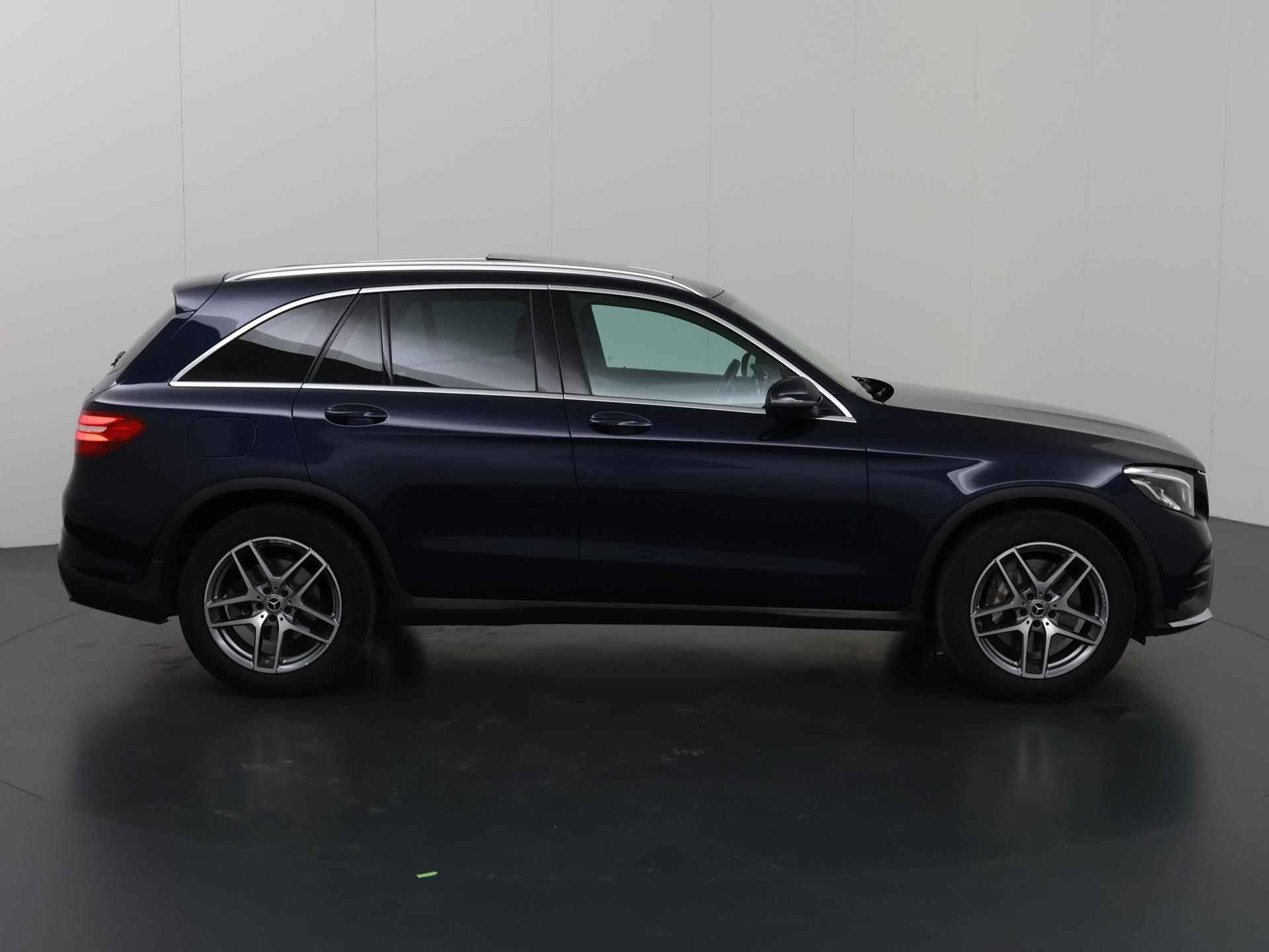 Mercedes-Benz GLC-klasse 250 4MATIC | AMG | Stoelverwarming | Lederen bekleding | Panoramadak | Sfeerverlichting | - 7/48