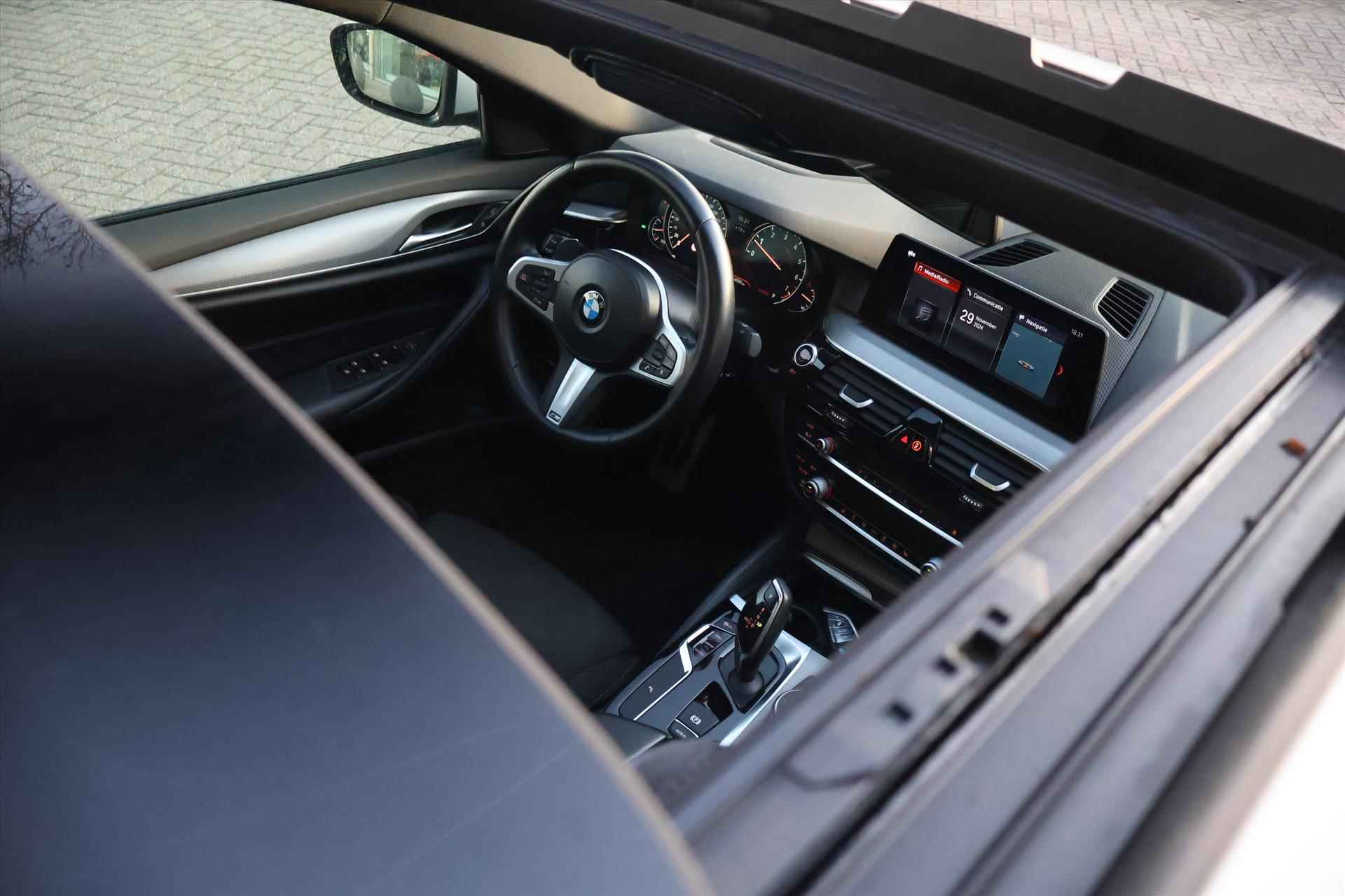 BMW 5-Serie (g30) 520i M-Sport 184pk I Pano I Navi I Head-Up I Stoelverwarming - 8/47